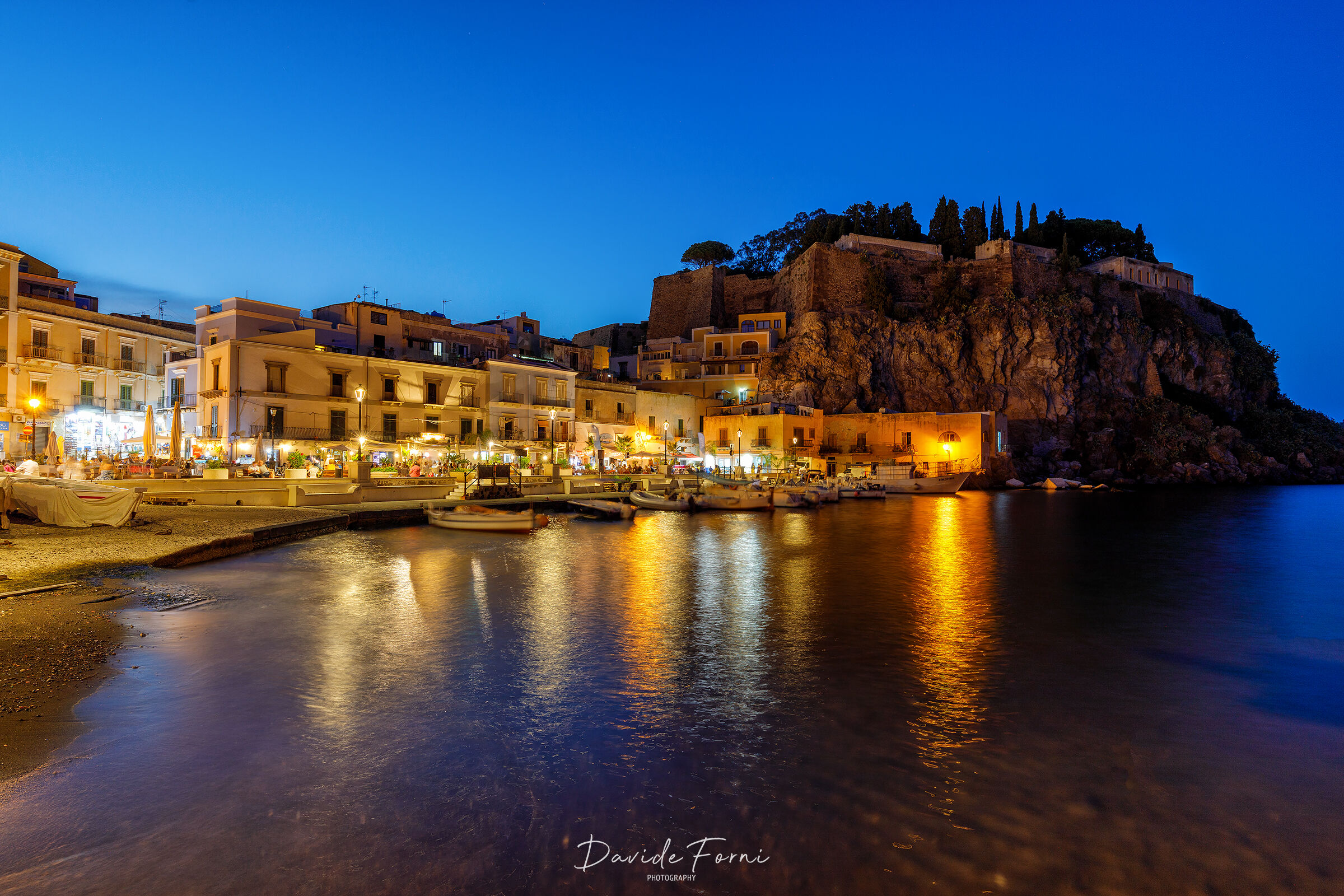Lipari, ora blu a Marina Corta