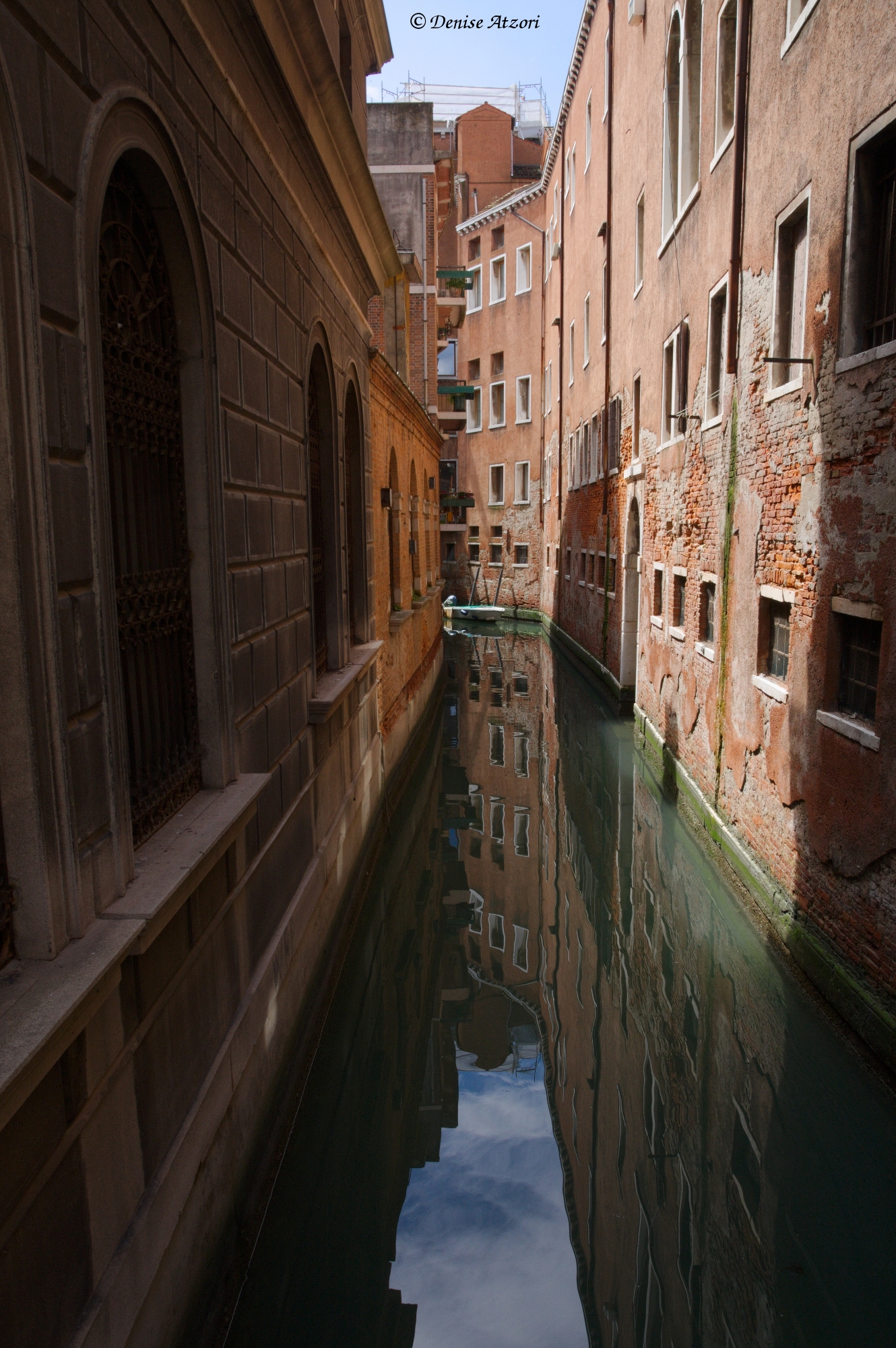 Between house and home, between sky and sea