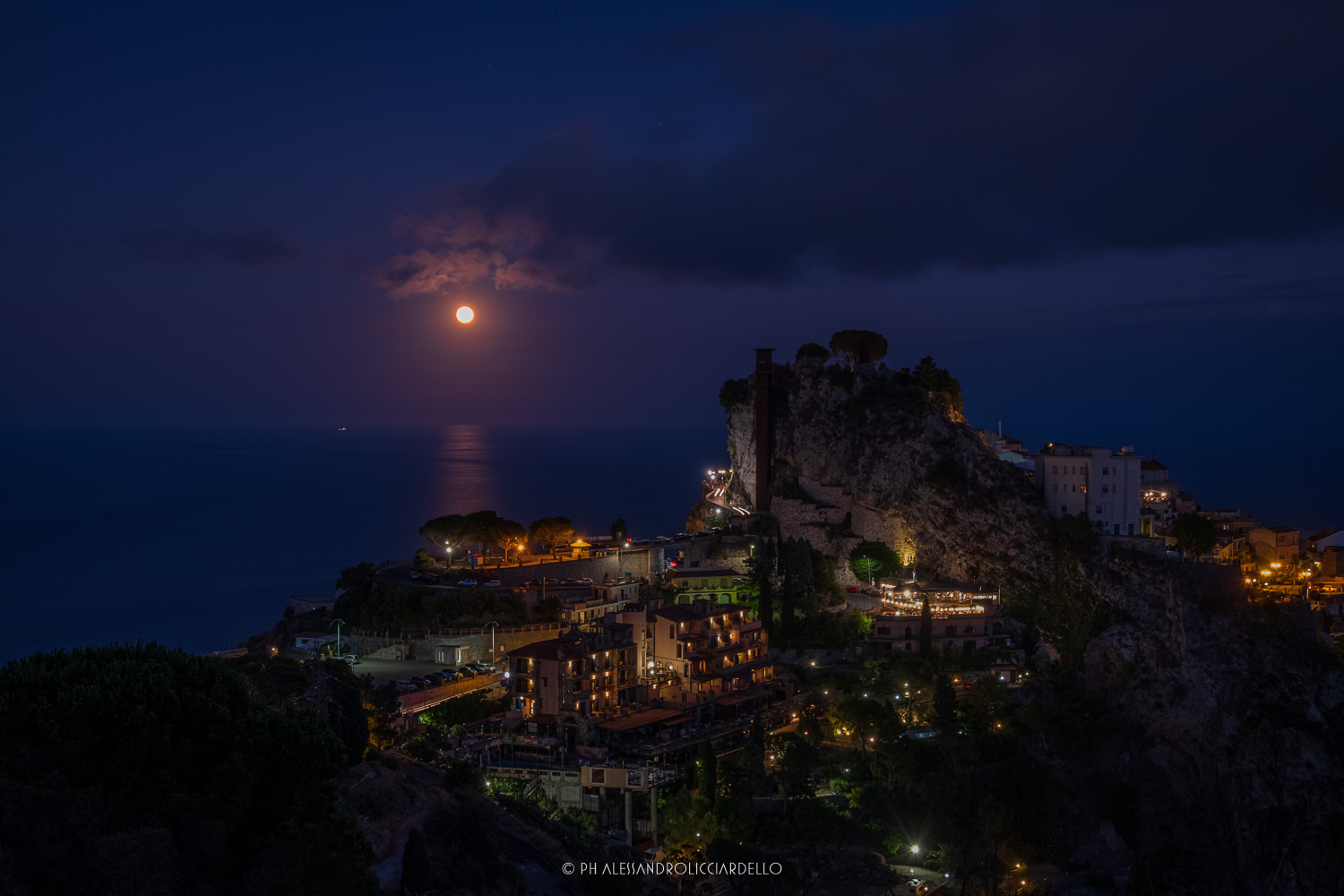 Luna piena a Castelmola