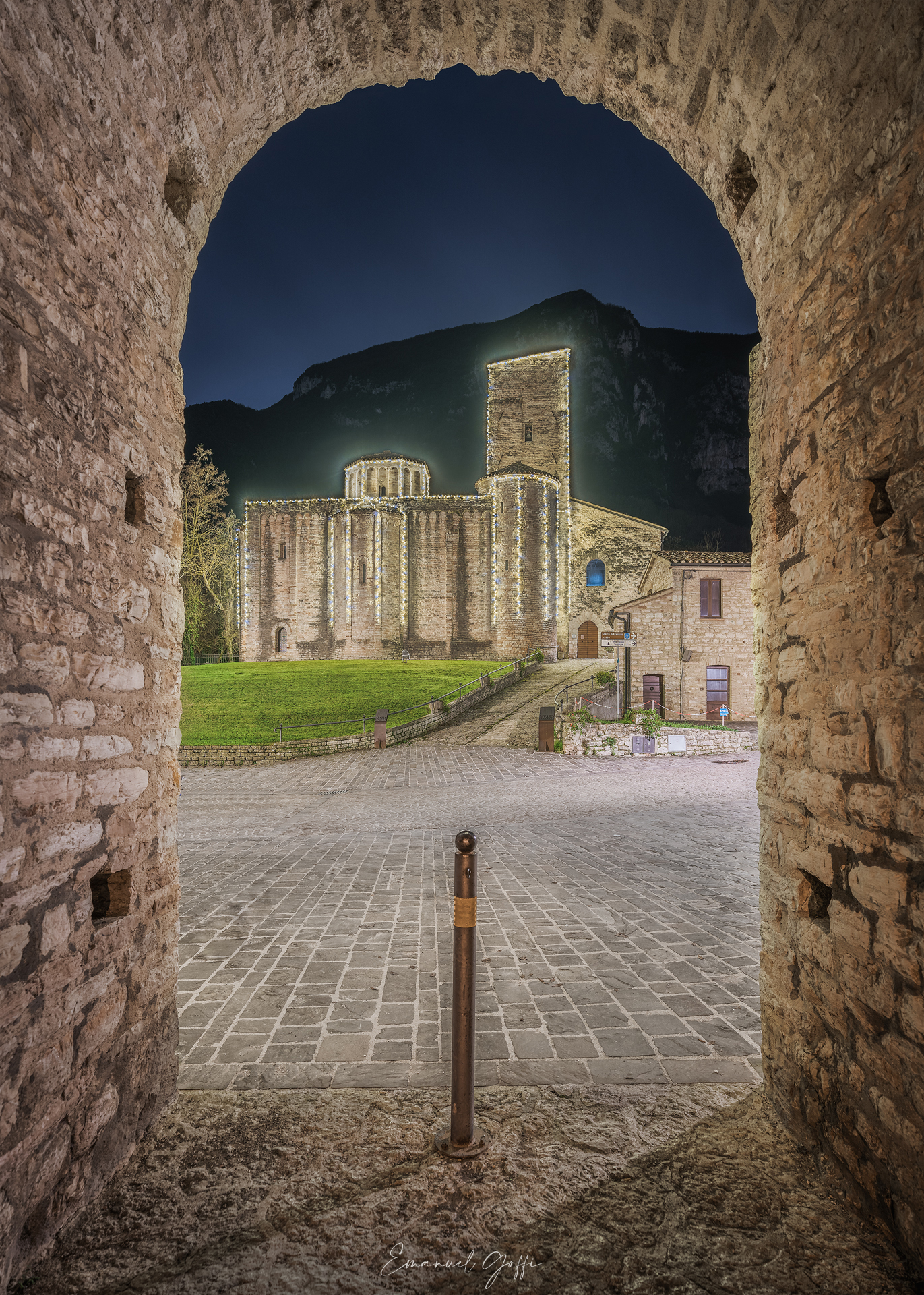 Abbazia di San Vittore alle chiuse - Genga