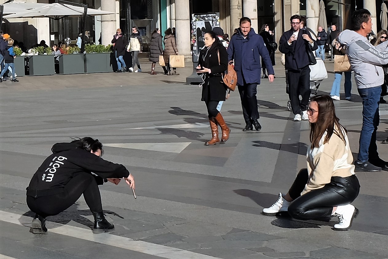 Contorsionismo...cellulare.