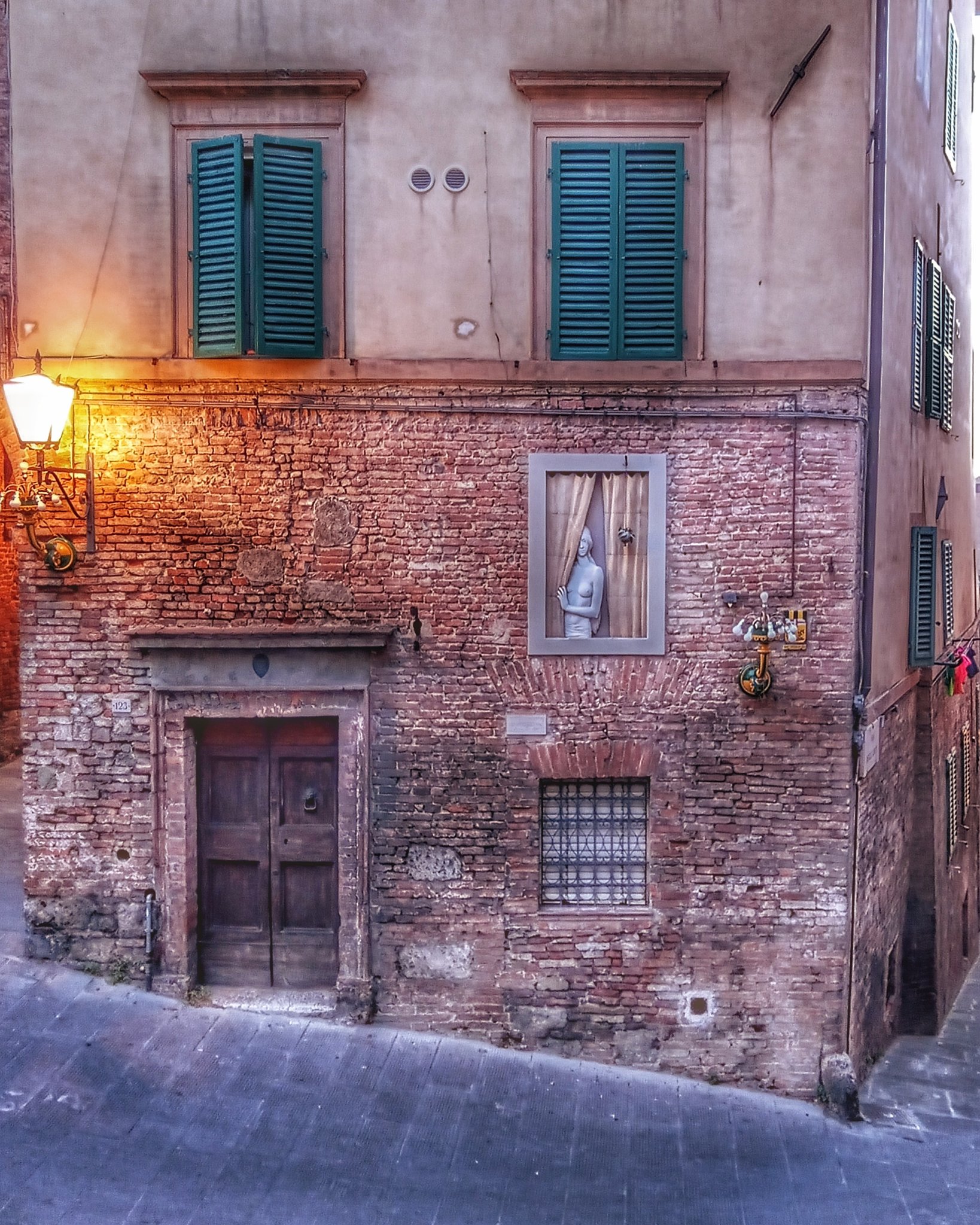 La dama alla finestra