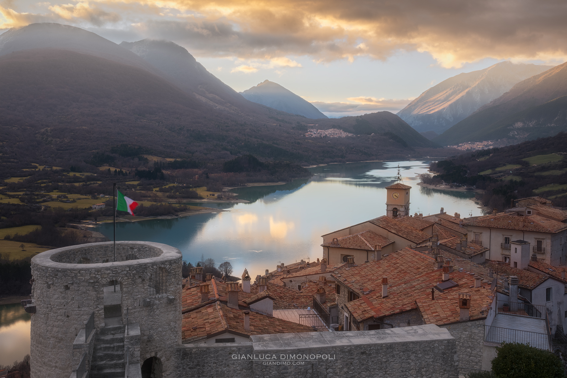 Vista sul lago di Barrea