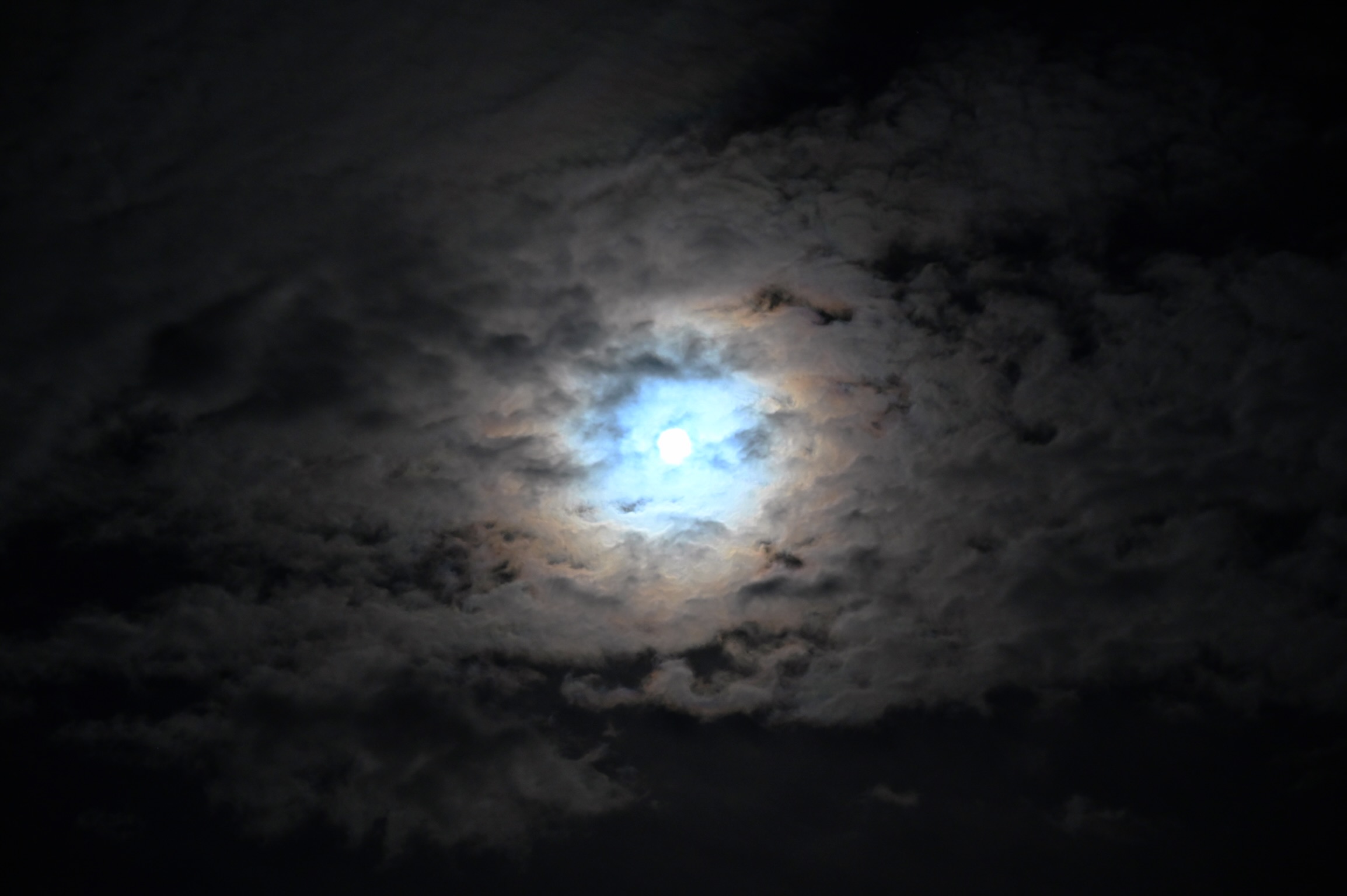 Esplosione di colori lunari