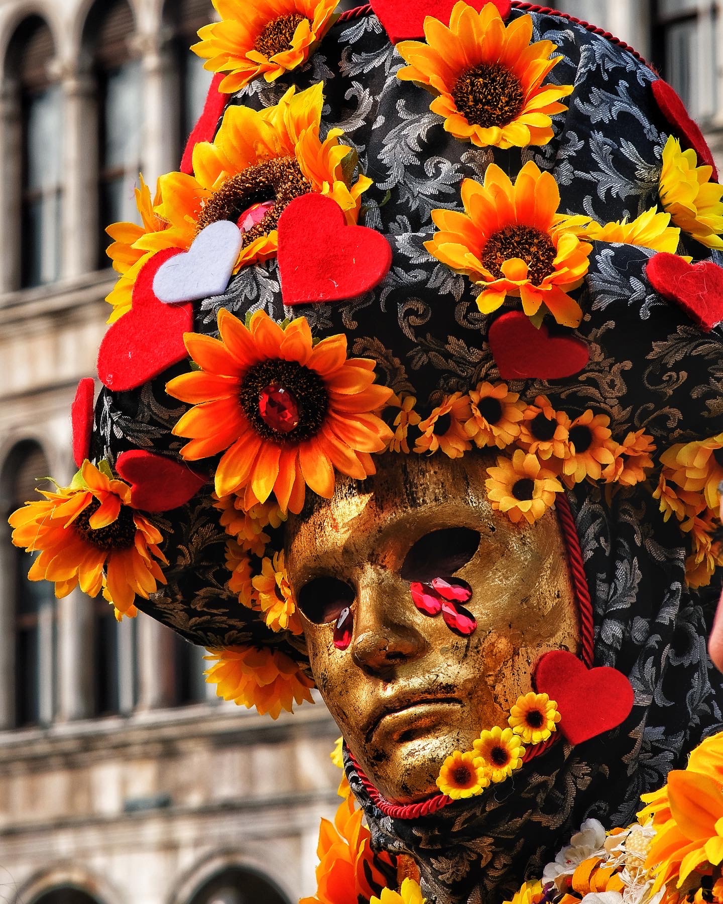 Man Who wears flowers 3