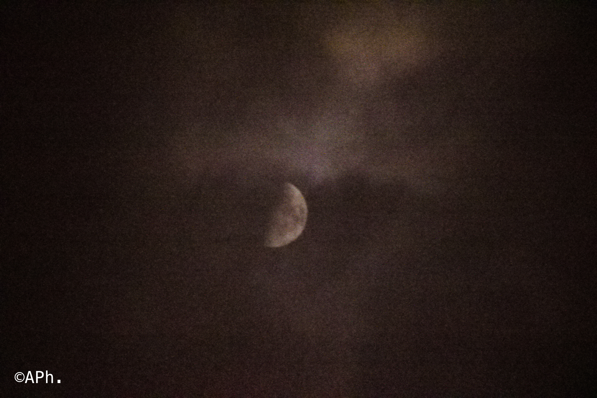 Luna con perturbazione