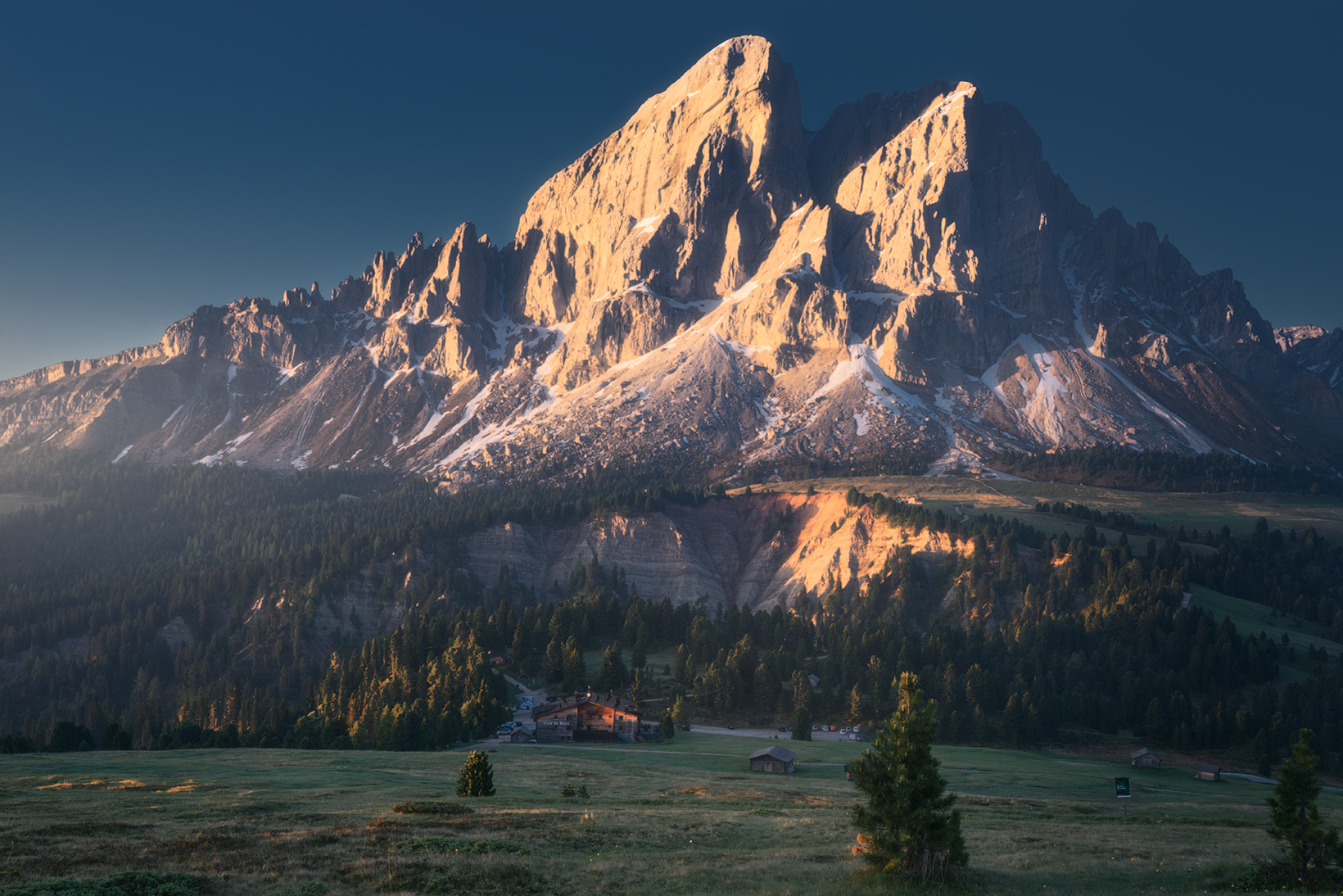 Sunrise at the pace of herbs