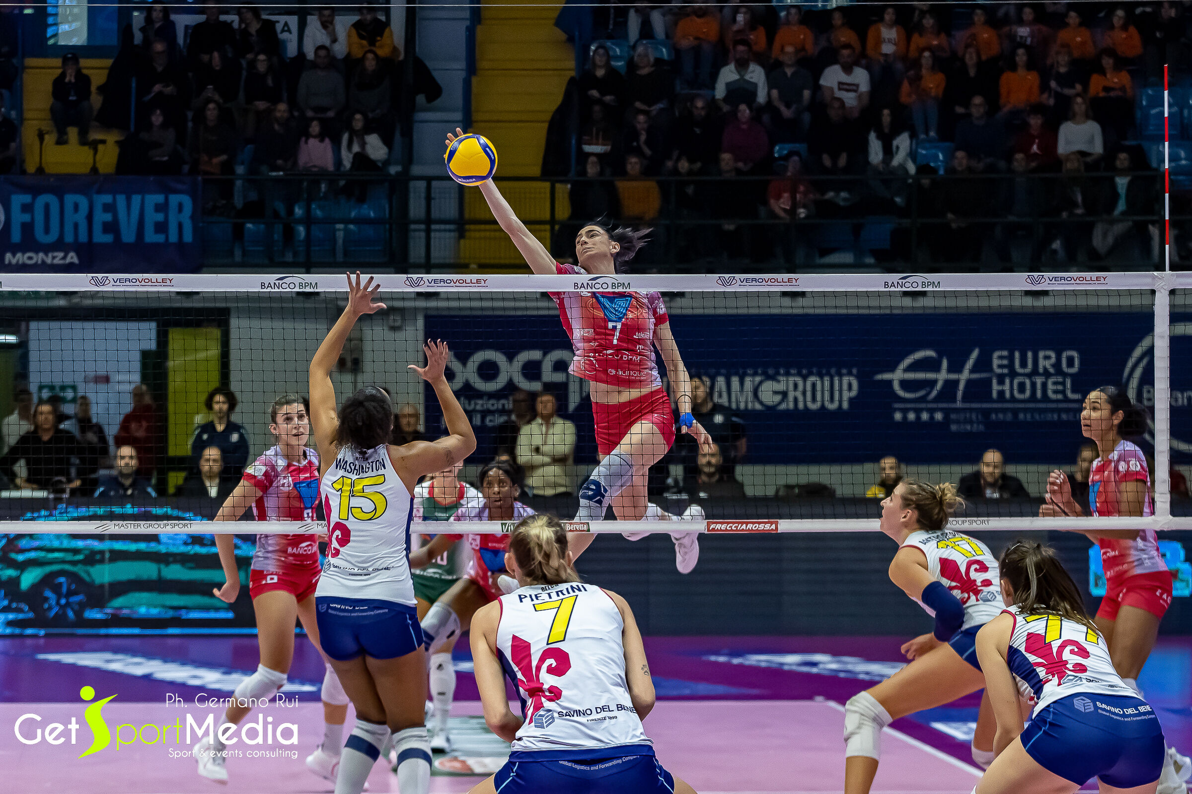 Center attack, Raphaela Folie