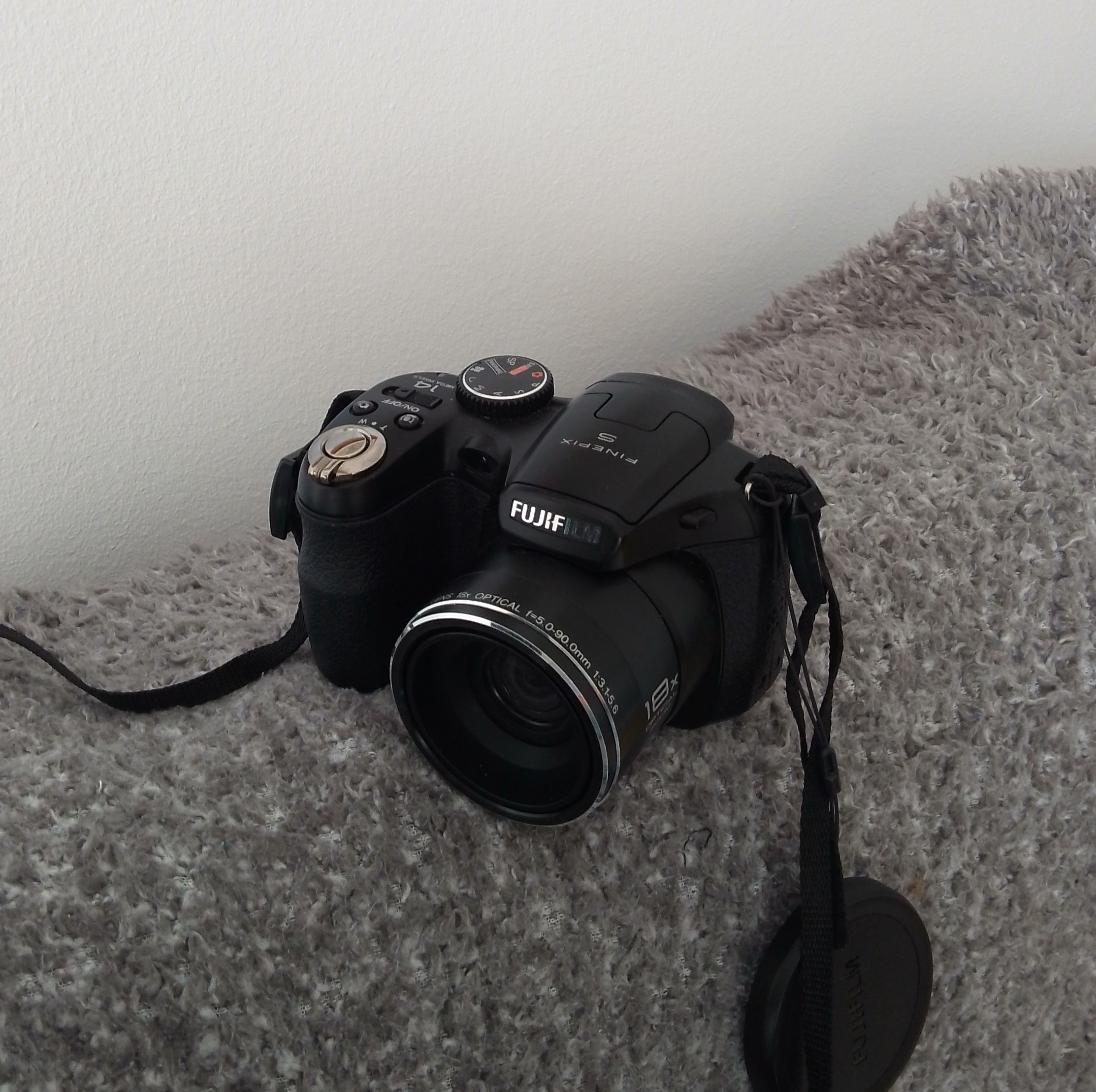 FUJI Finepix S2980