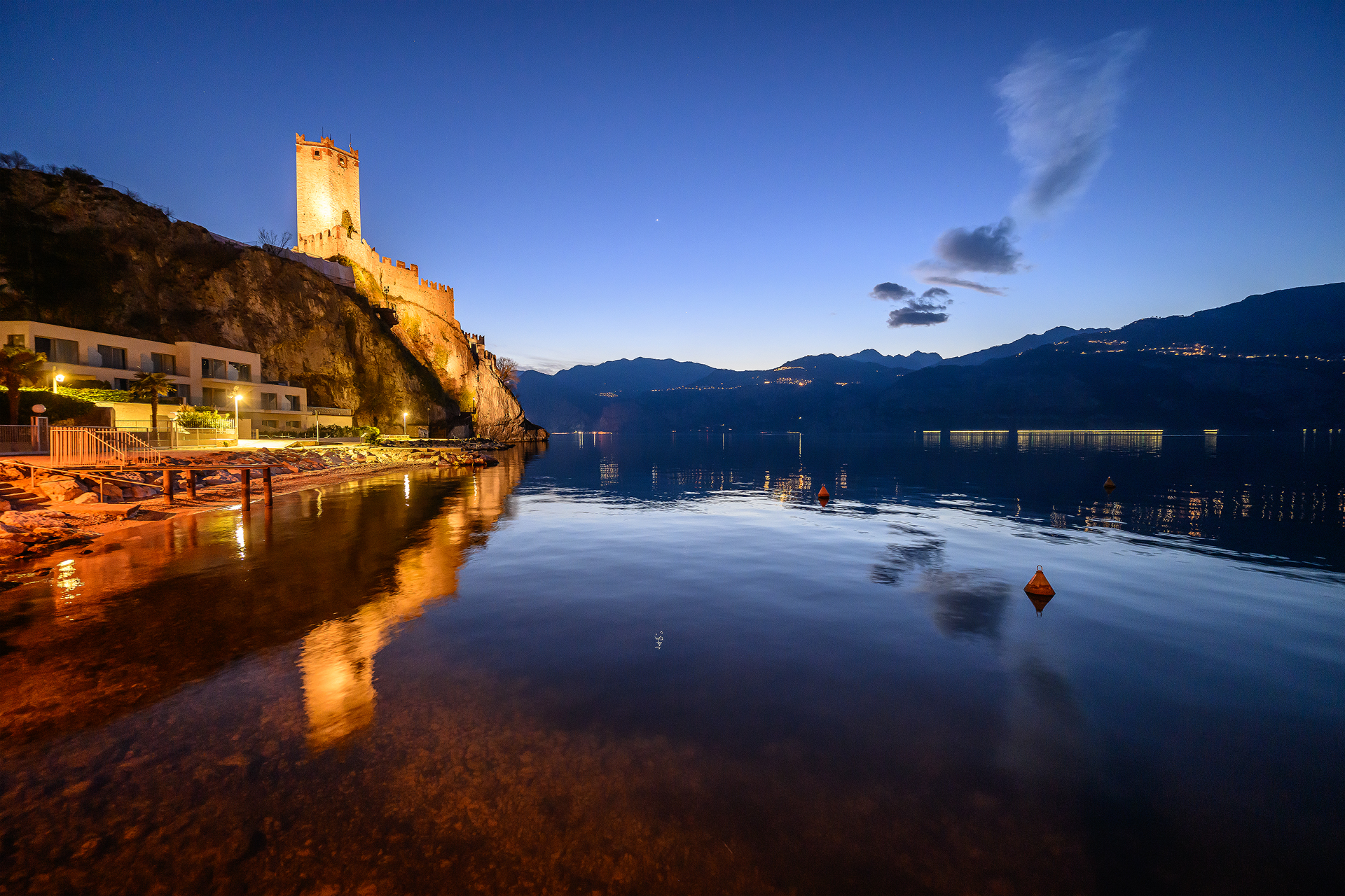 The castle on the lake