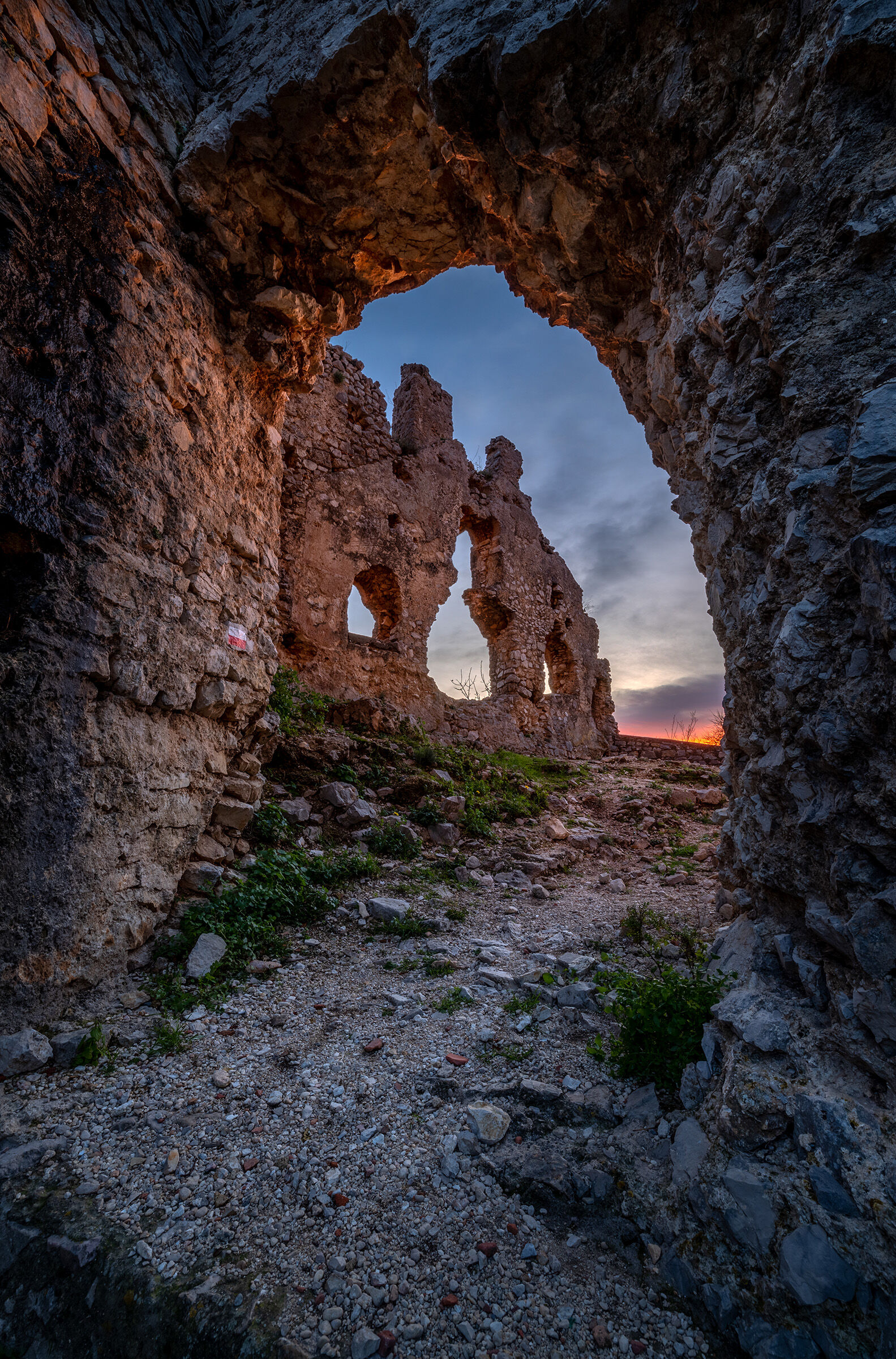 Castello di Catino (Rieti) al tramonto