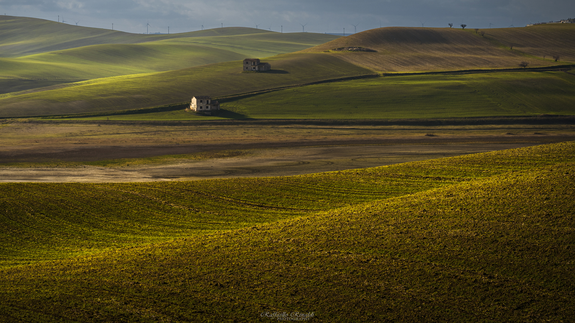 Casolari immersi nella natura