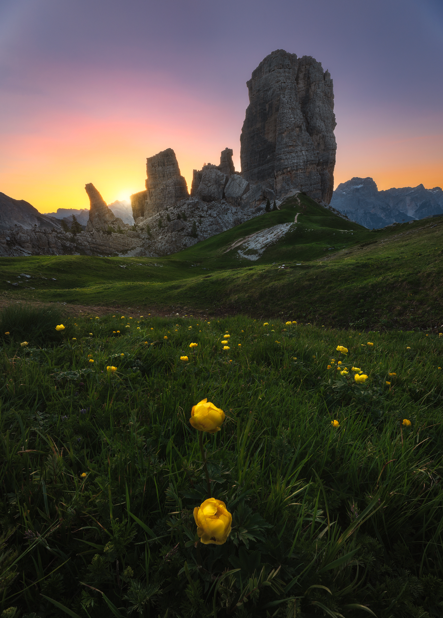 Alba primaverile alle Cinque Torri
