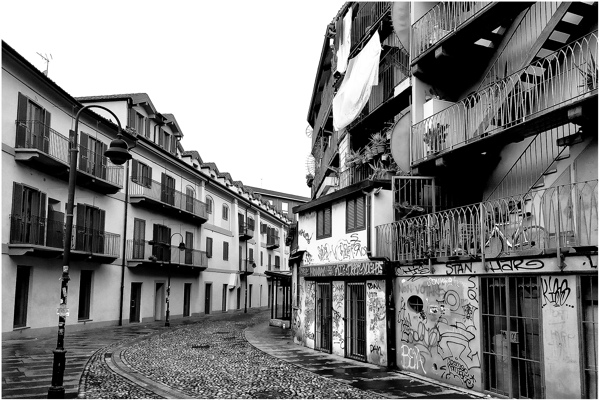 A-Storico mercato del Balon e la via dei Molassi.