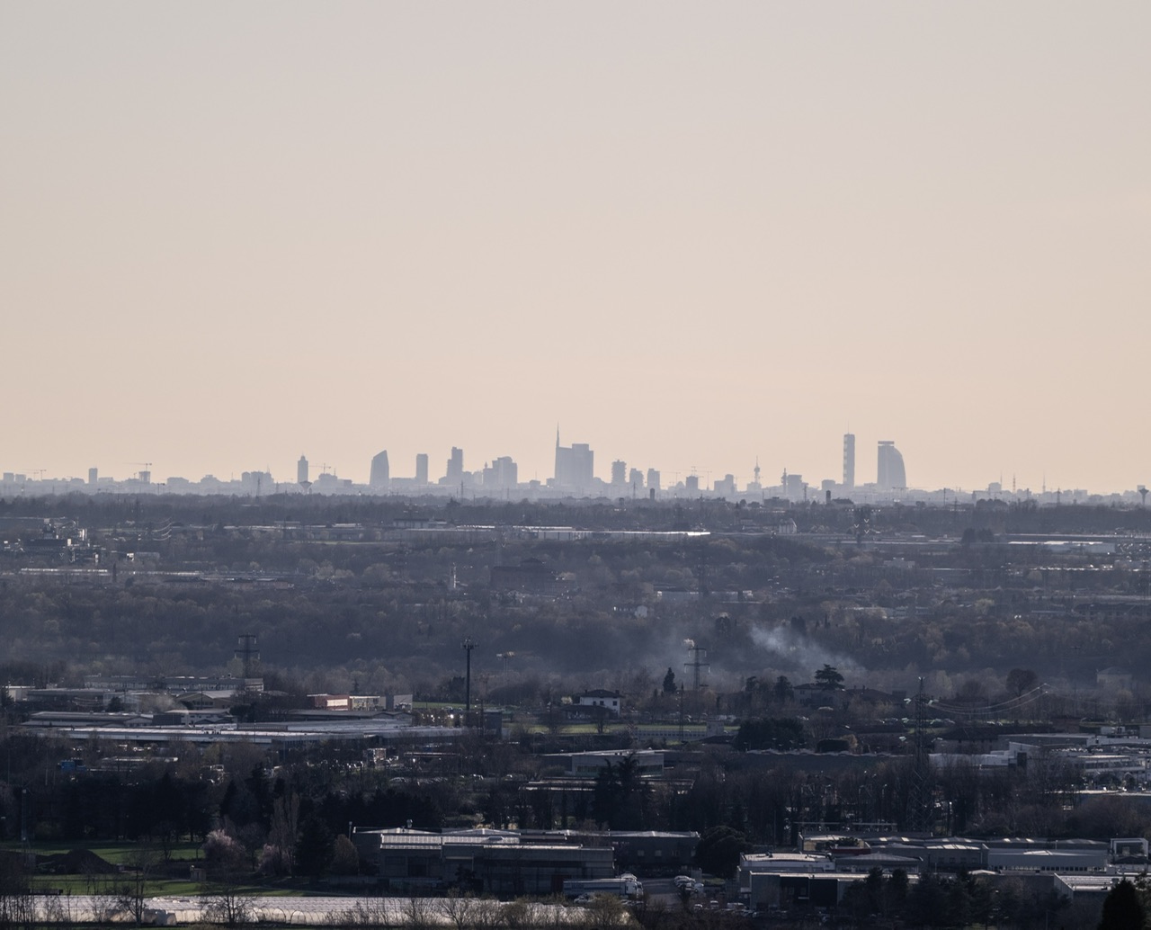 From the walls of Bg the skyscrapers of Milan