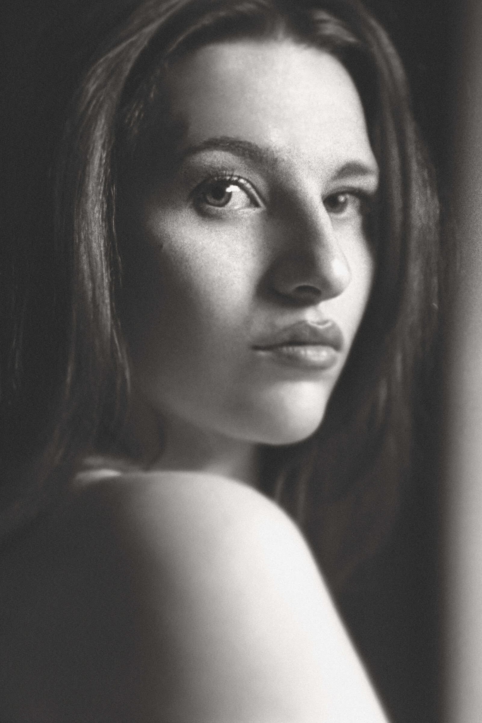 Francesca in Agfa Photo APX 400, 6