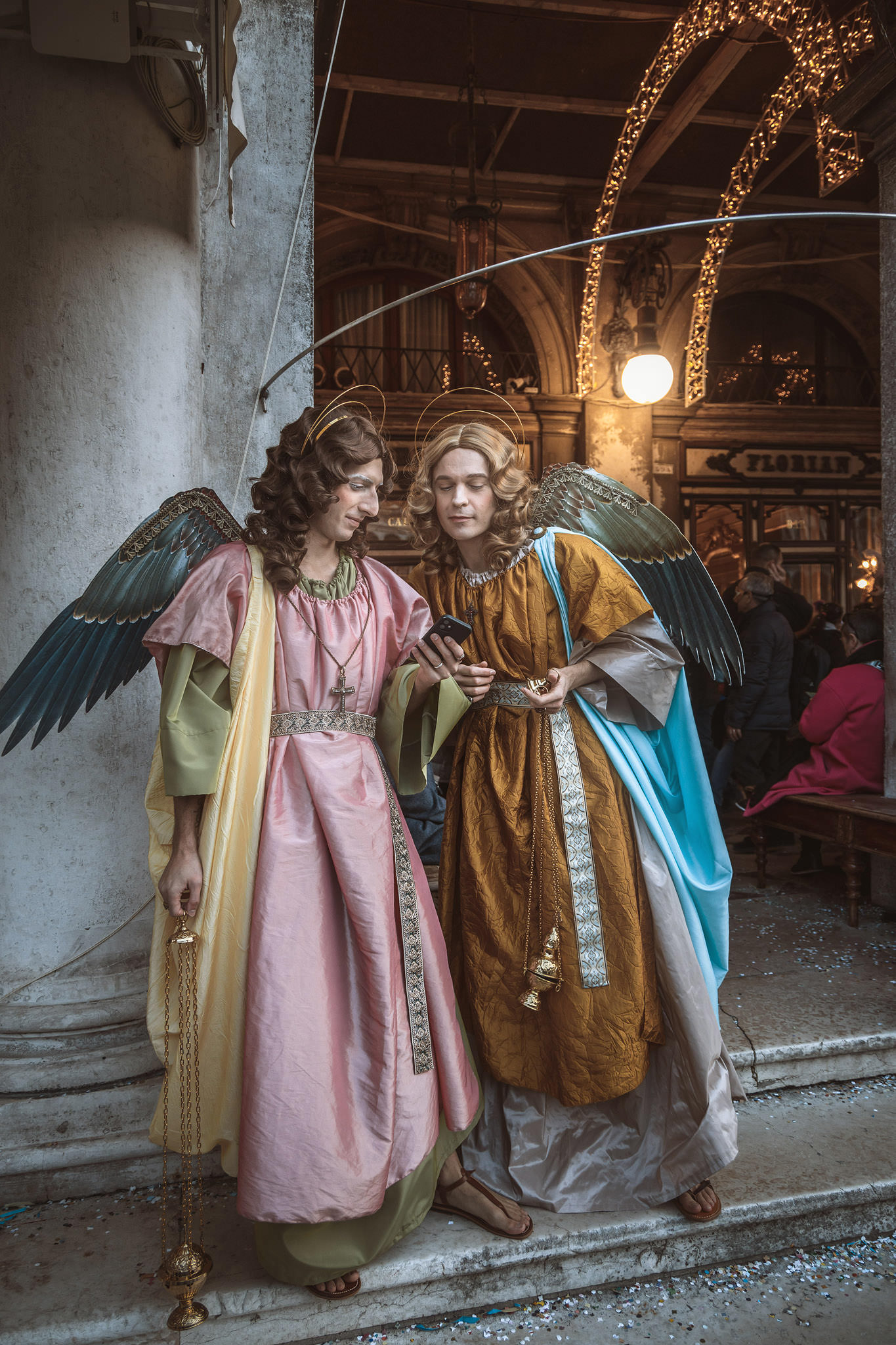 Anche gli angeli usano lo smartphone