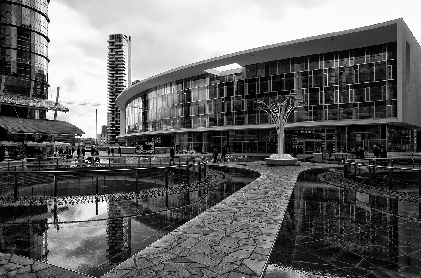 Piazza Gae Aulenti