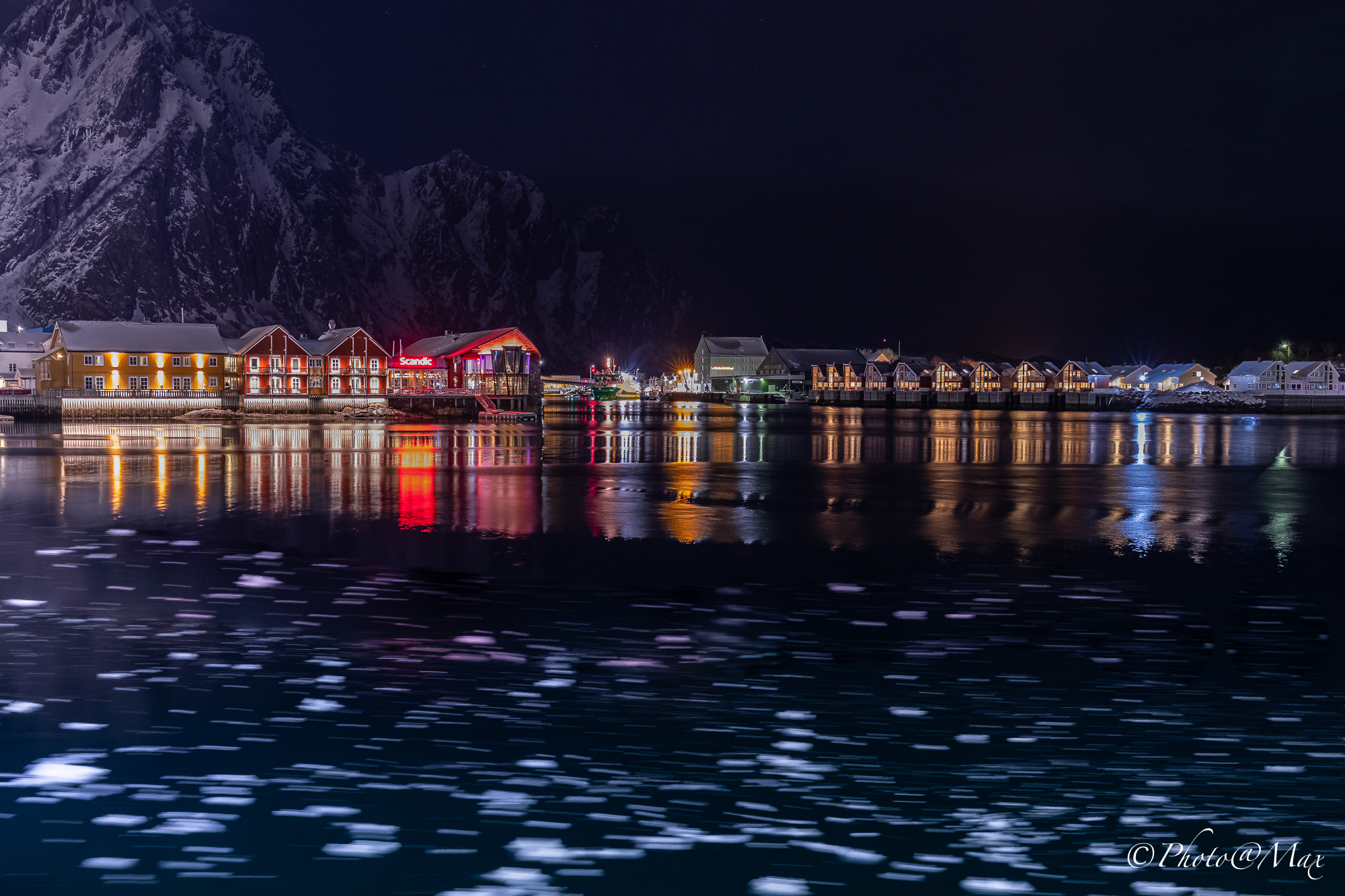 e' notte a Svolvær