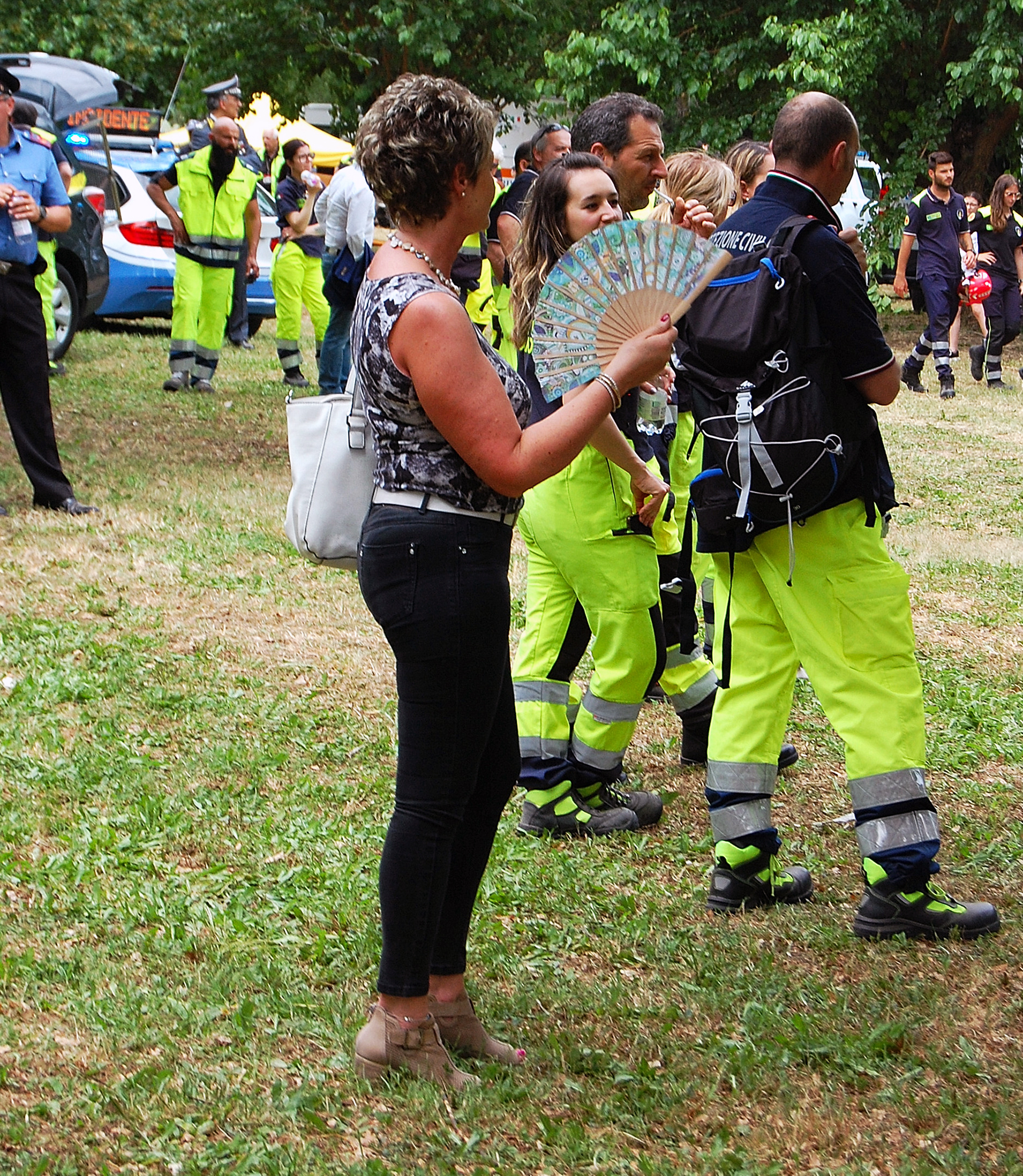 Una nota di civetteria tra le divise