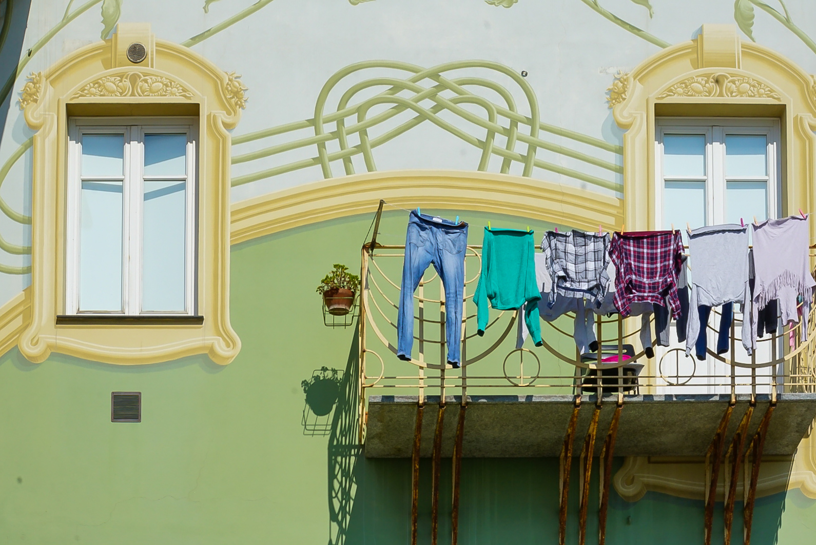 Laundry in the thirties
