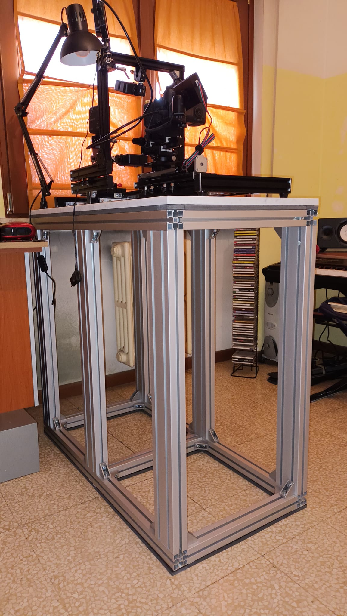 Scaffolding support for equipment