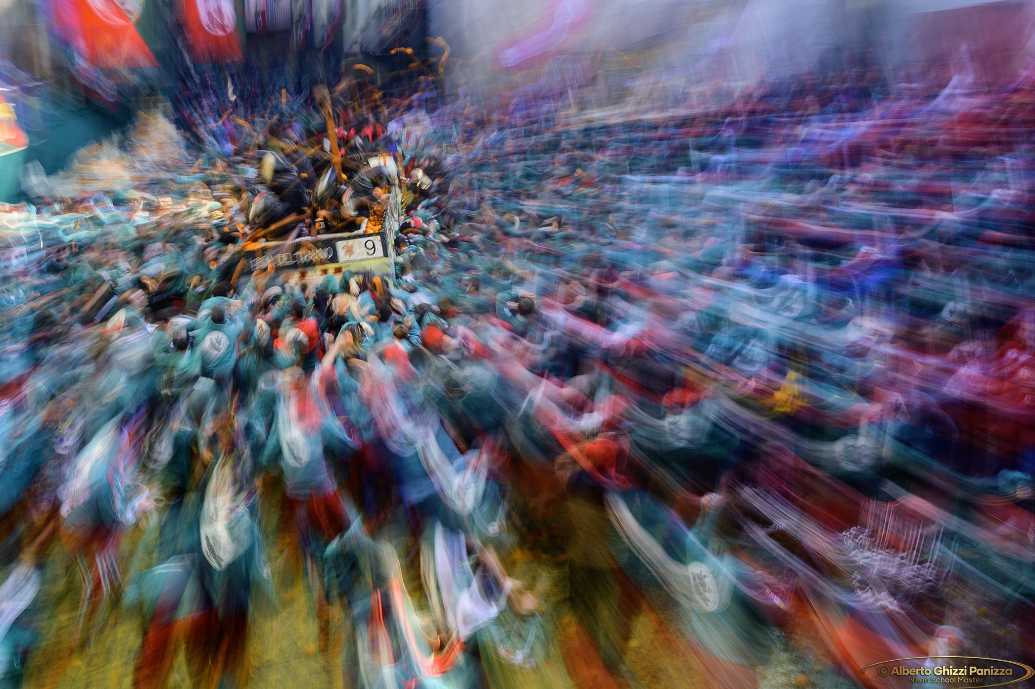 Assalto al carro - Carnevale di Ivrea
