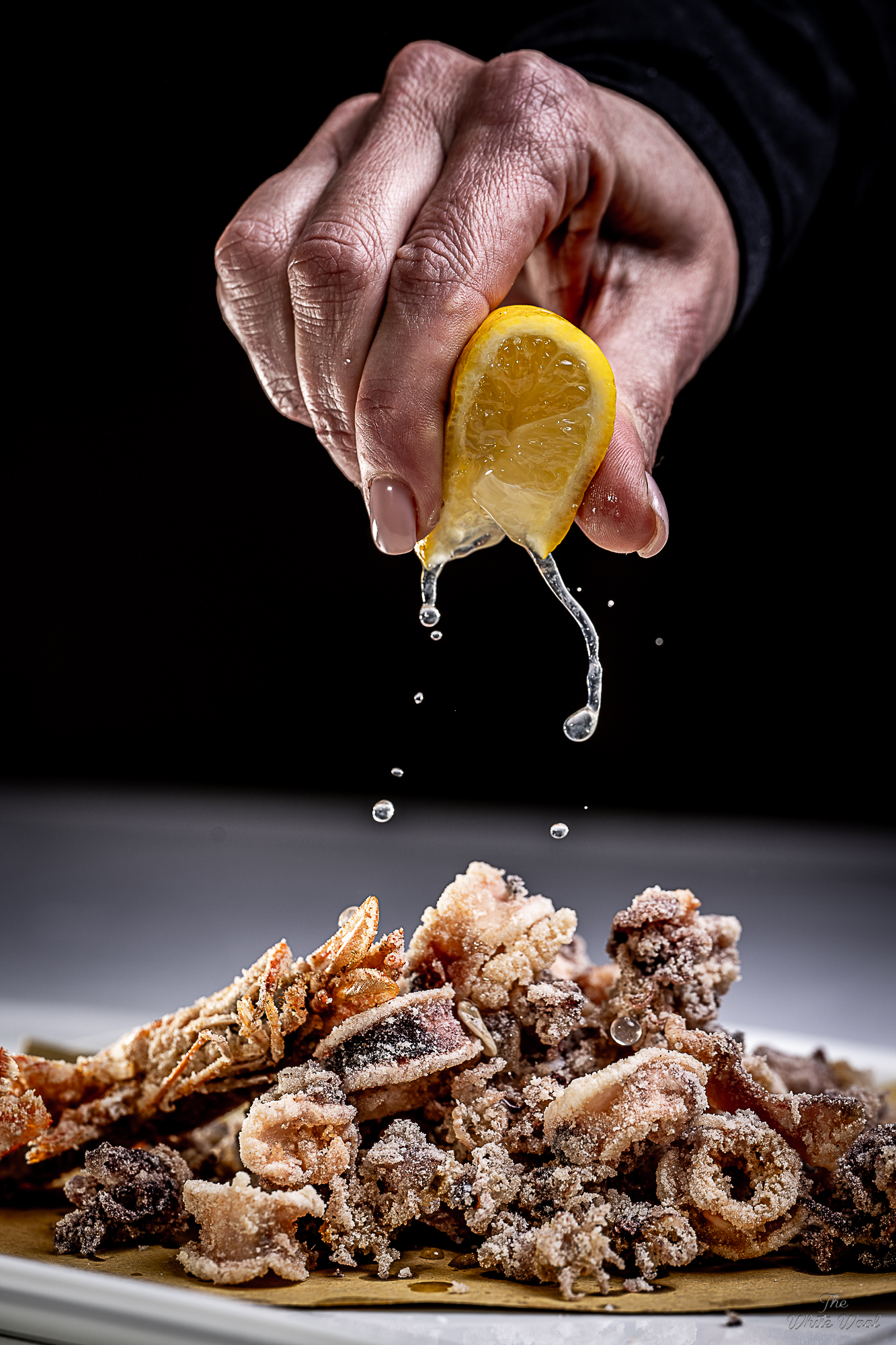 fried fish with lemon