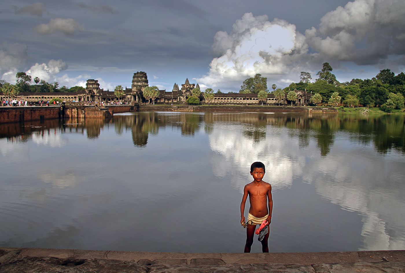Angkor Wat child