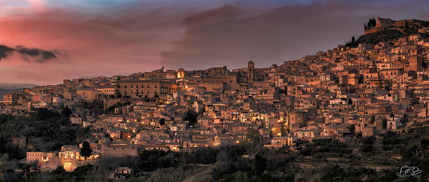 Leonforte al tramonto