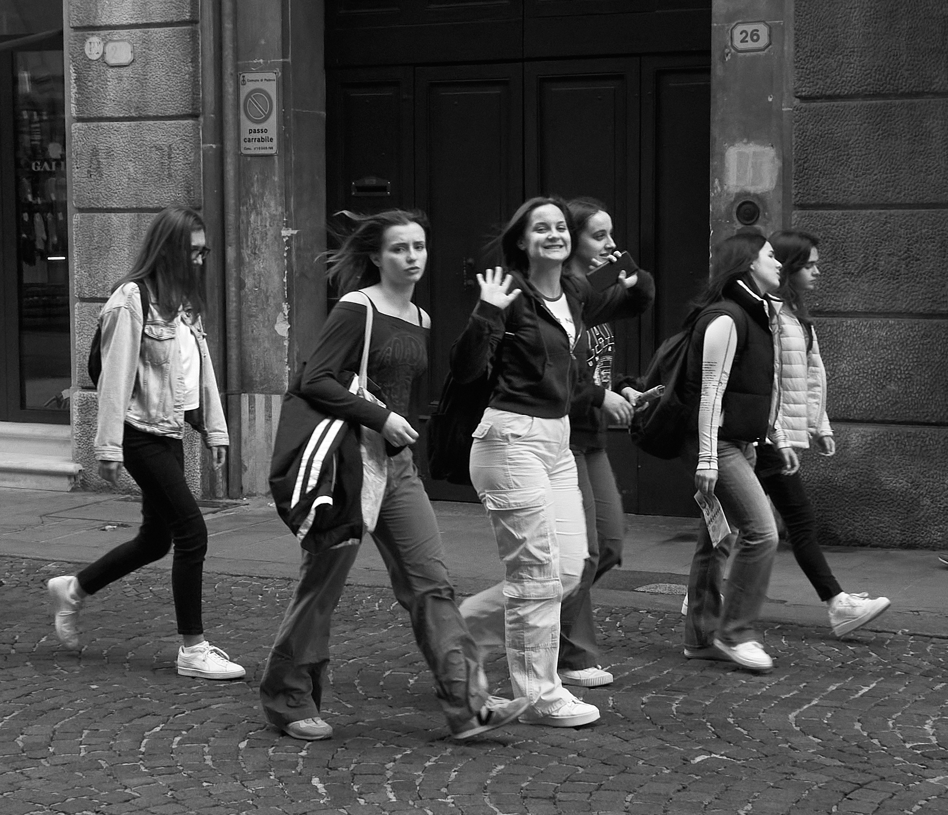 Come on, aw! But no, bye bye...!