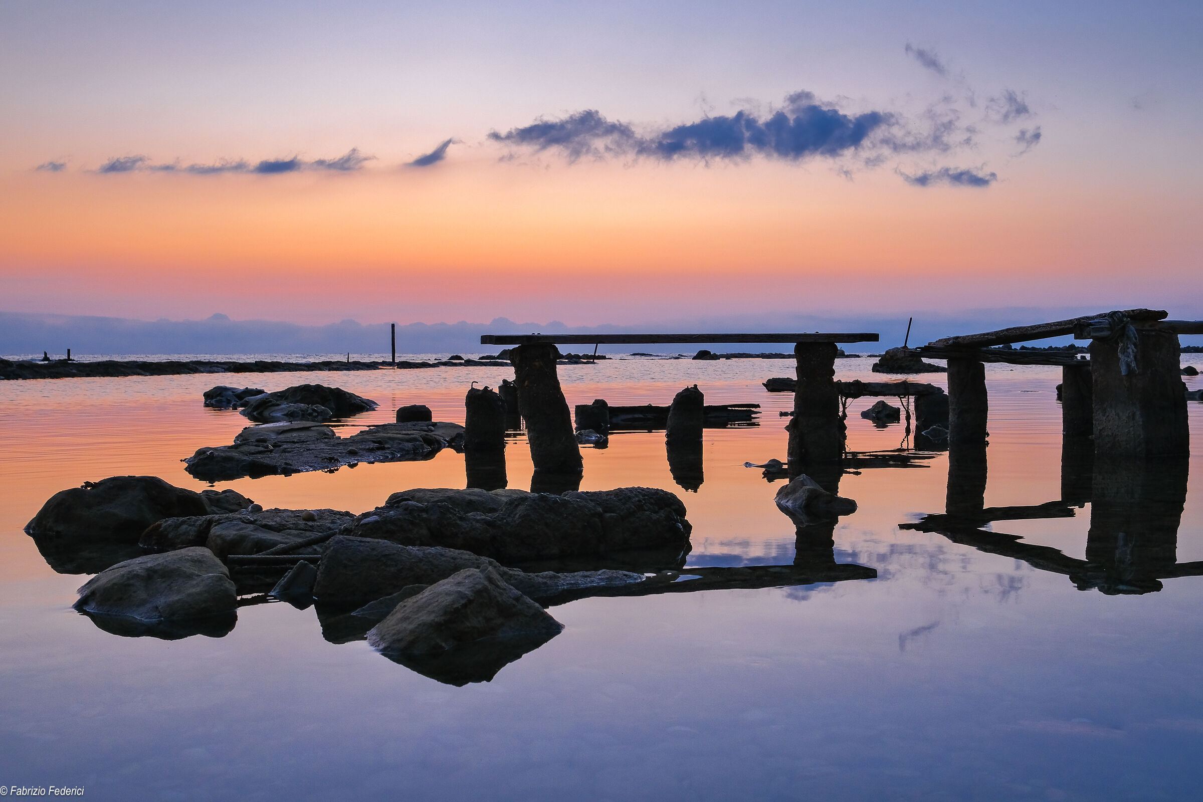 Tra scogli e vecchi ormeggi