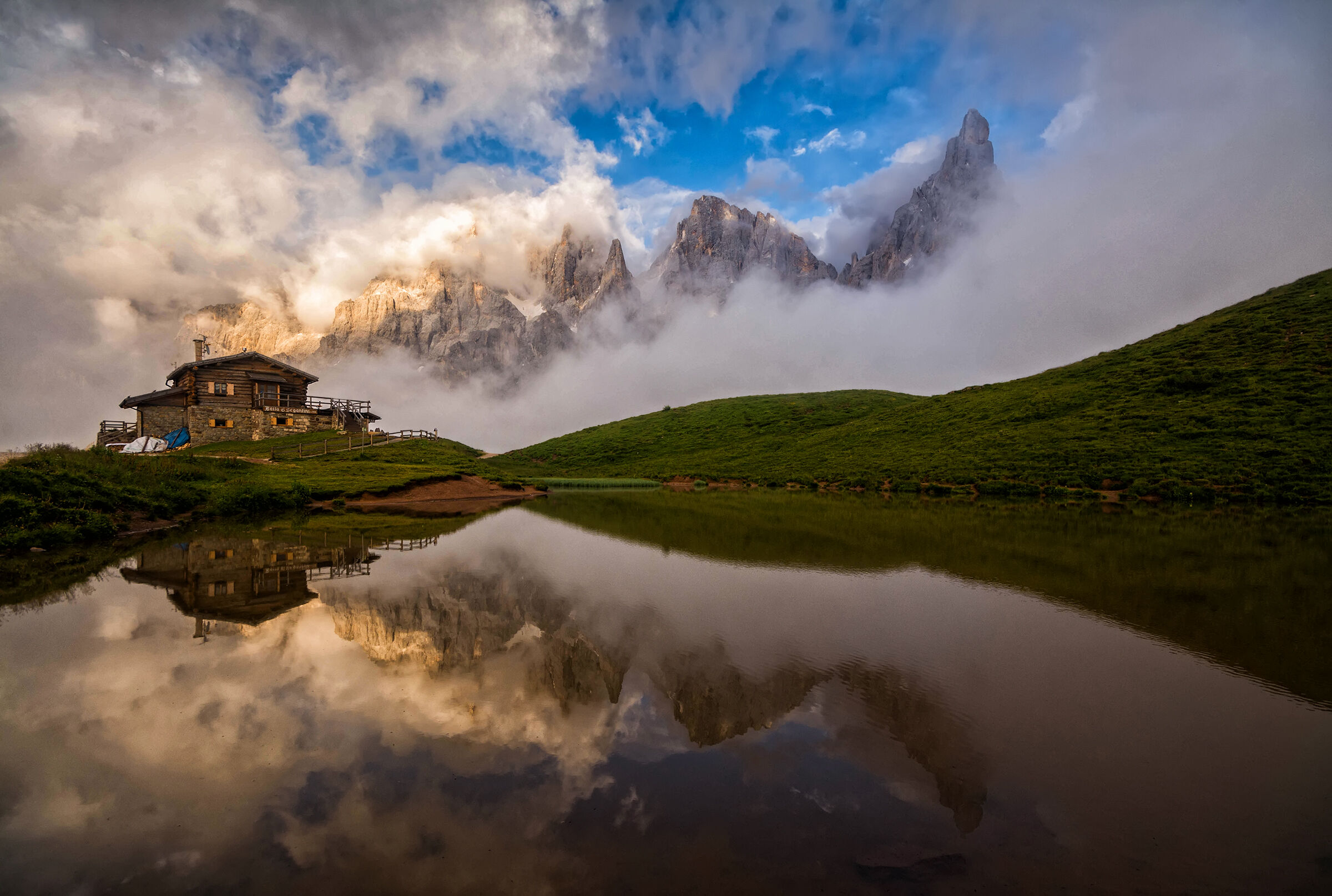 Hiding in a reflection