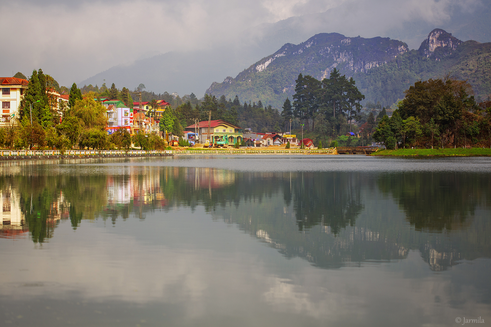 Riflessi sul laghetto di Sa Pa