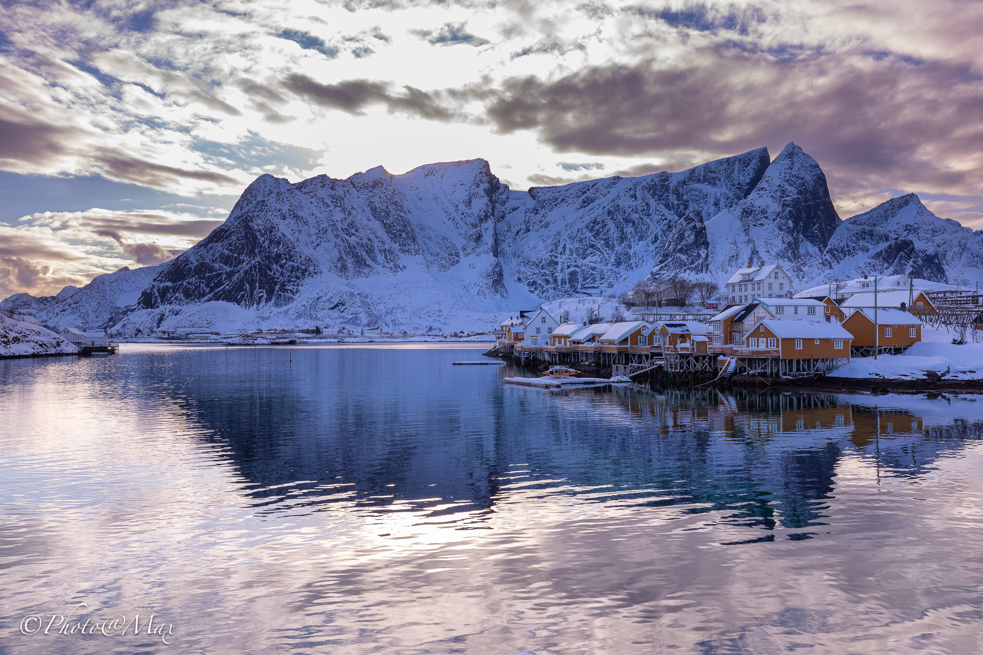 Olenilsøya, Reine
