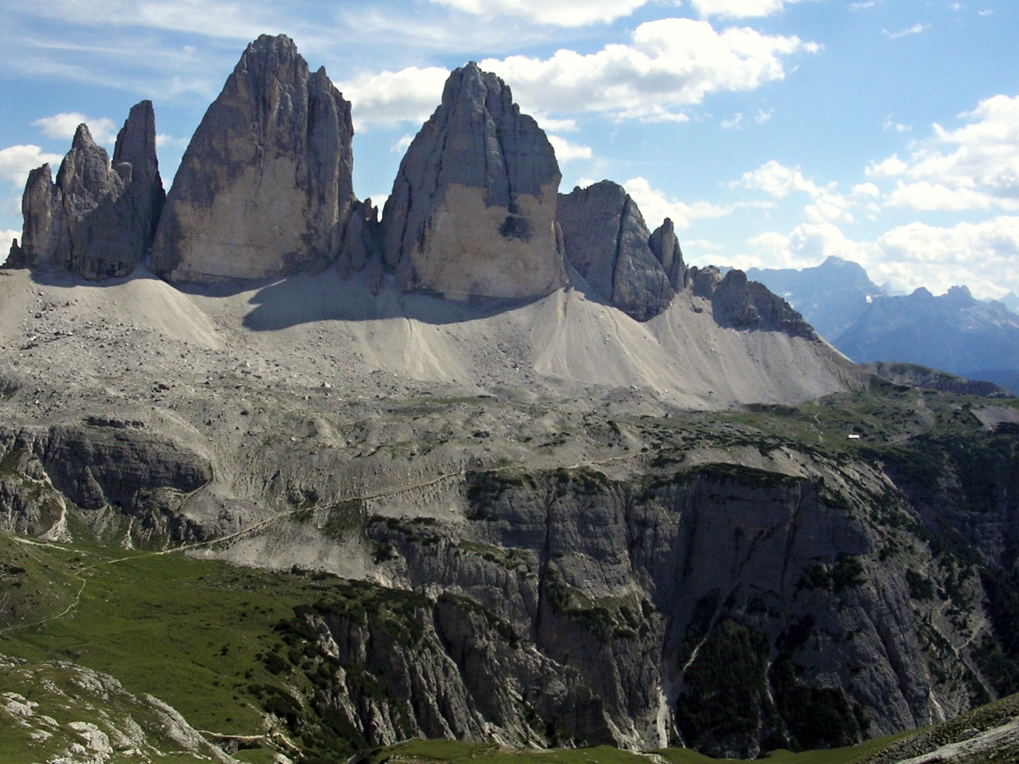 The whole valley of the Three Peaks