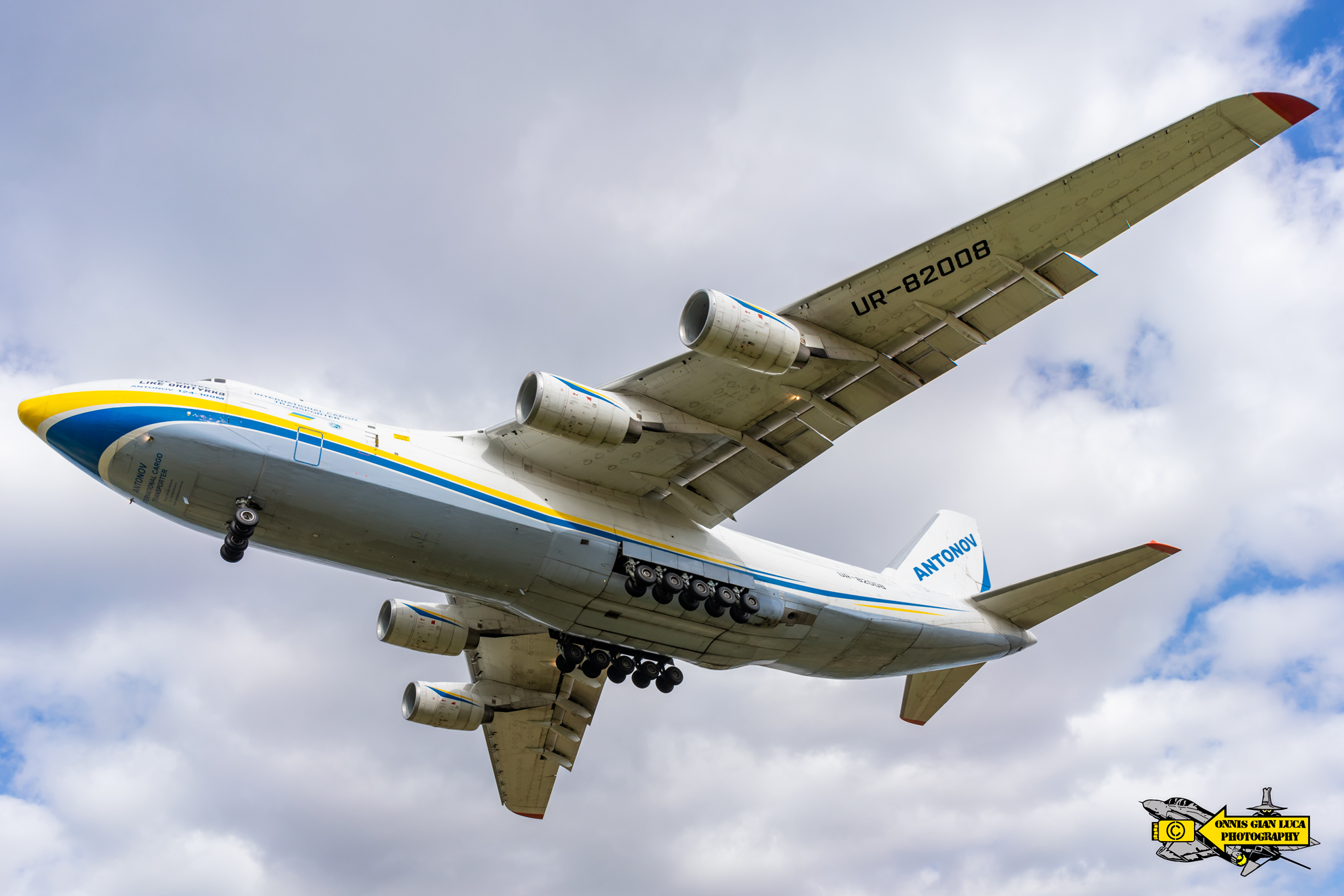 Antonov AN-124