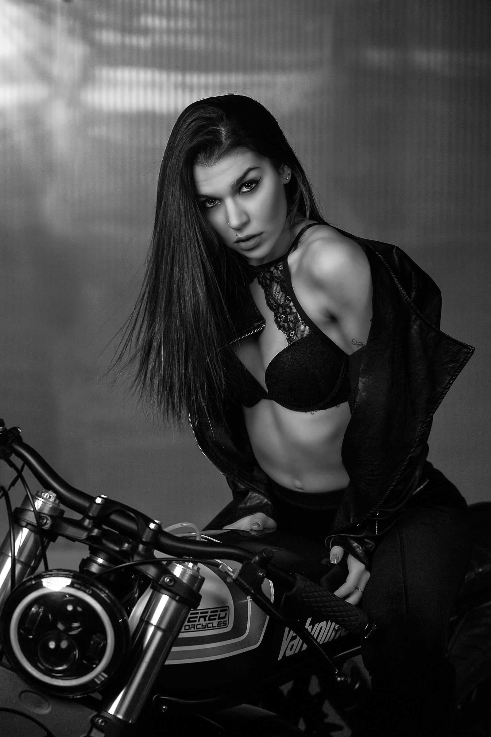 Cafe racer girl