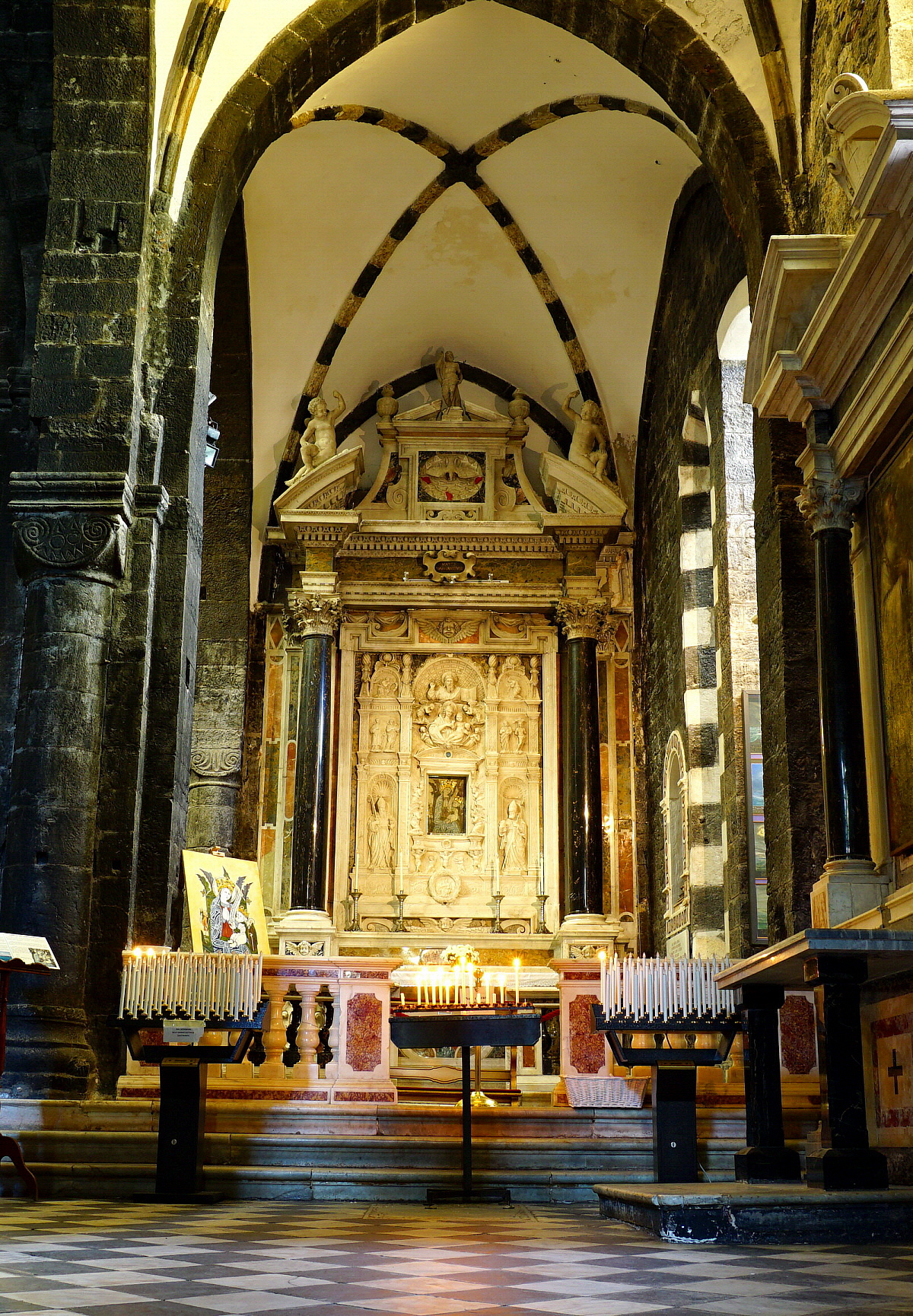 Altar of the White Madonna (Church of S.Lorenzo)