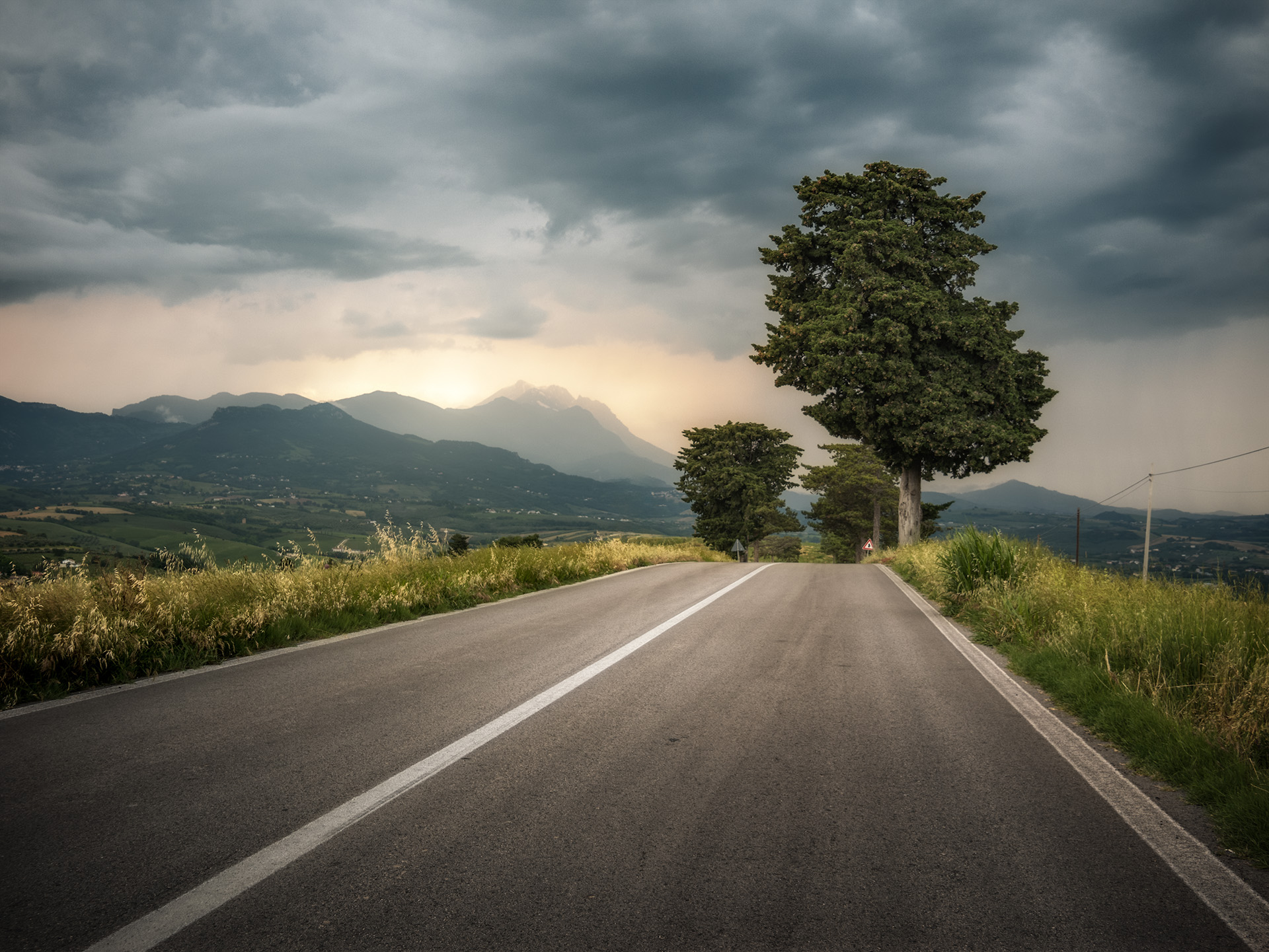 Towards the mountains