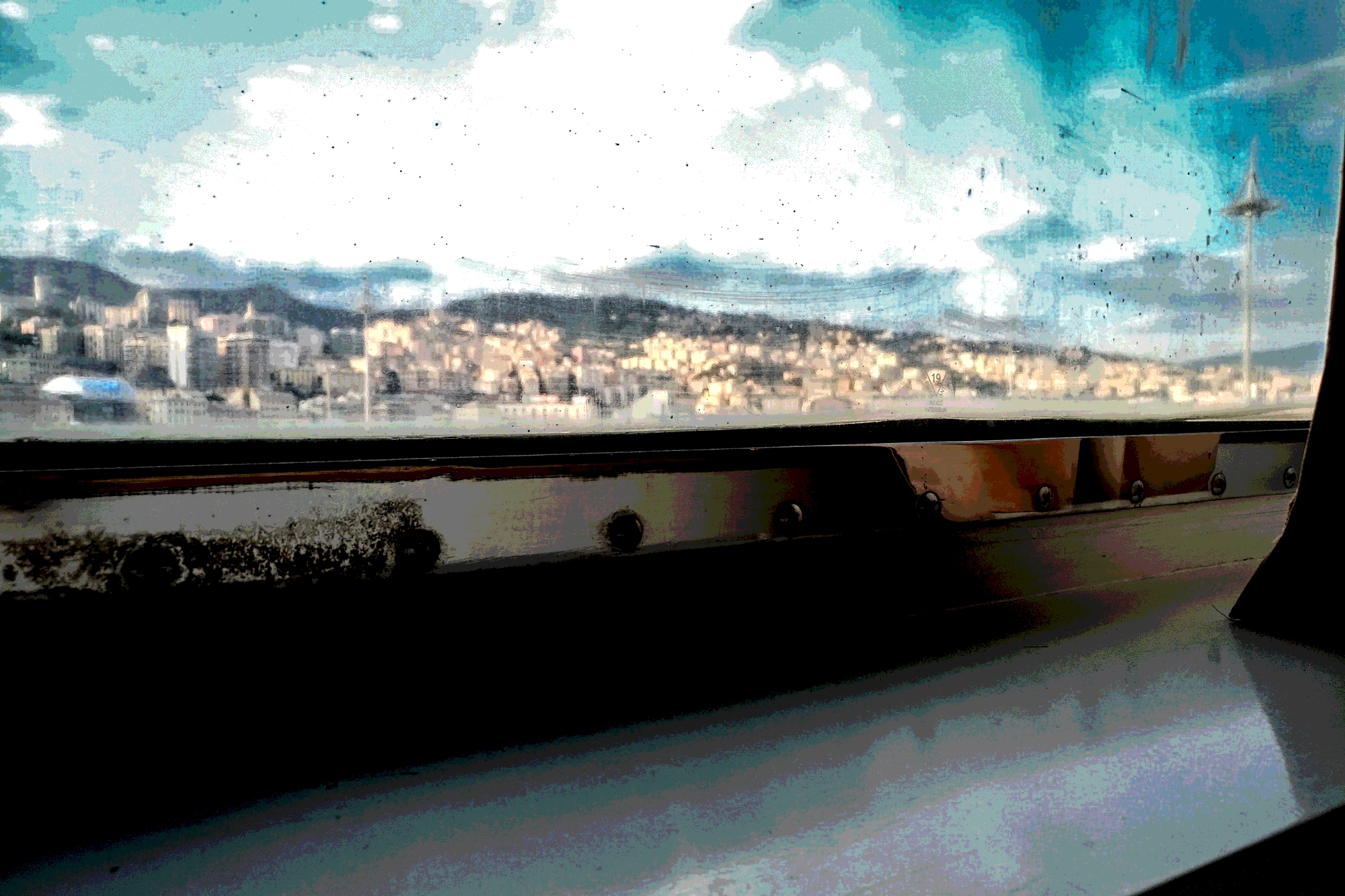 E guardo il mondo da un oblò...