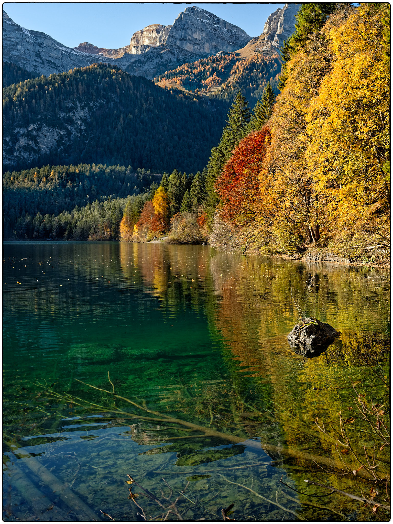 Autumn colors on Lake Tovel