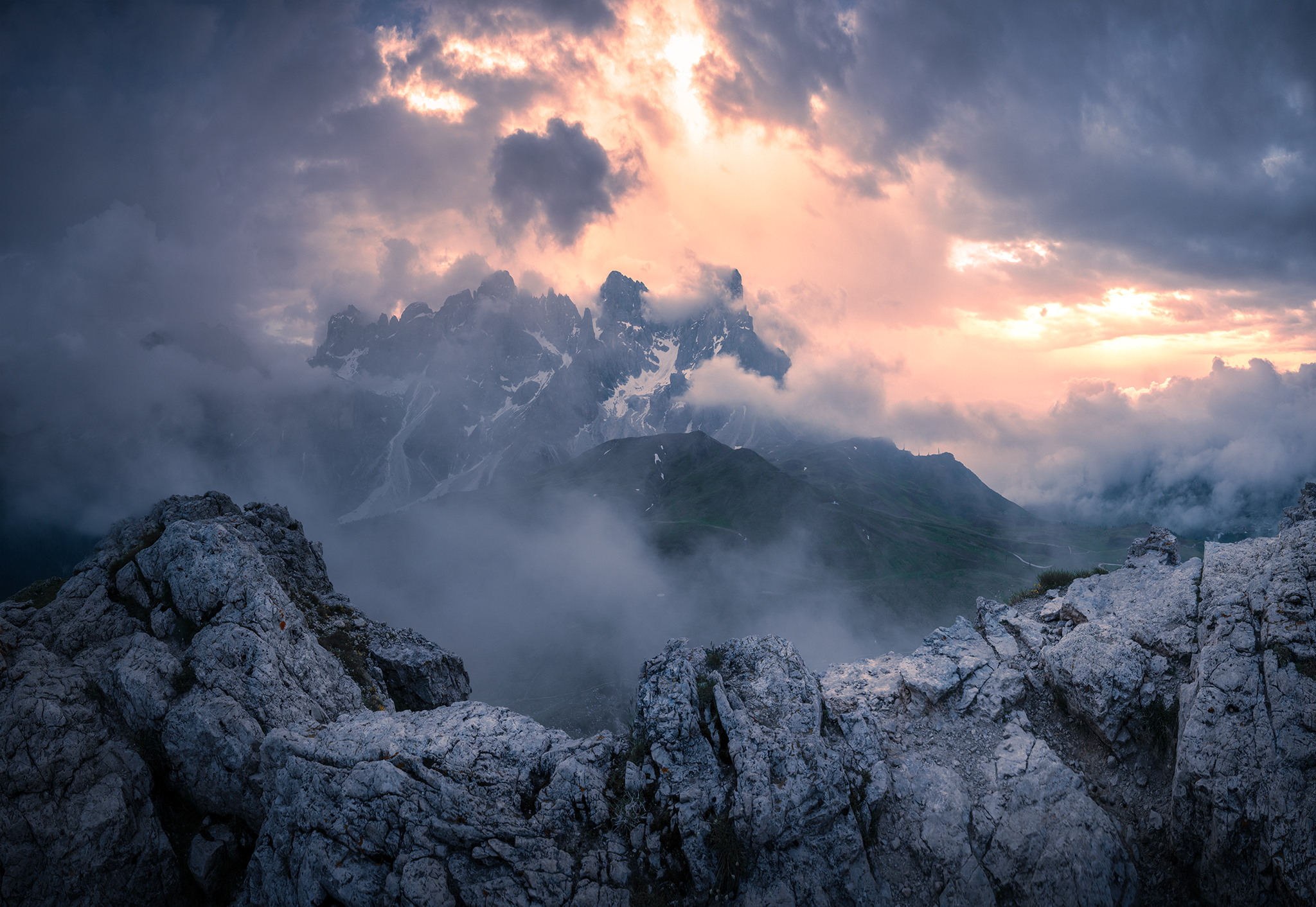 tramonto tra le nuvole