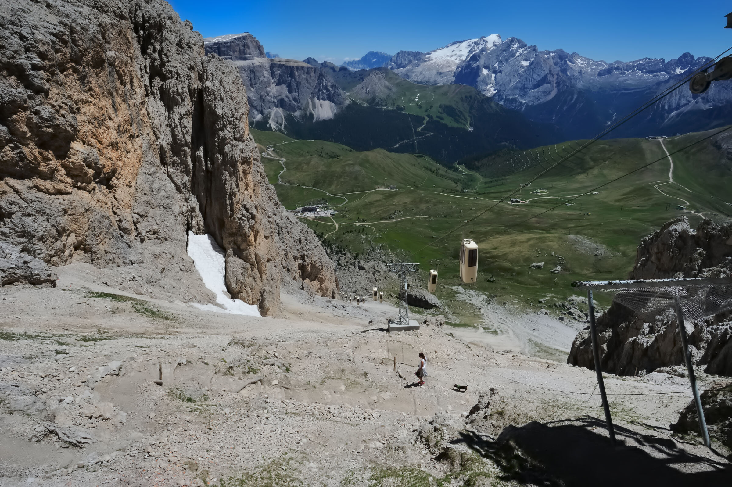 Toni Demetz Hut (2685 m) Sassolungo Fork