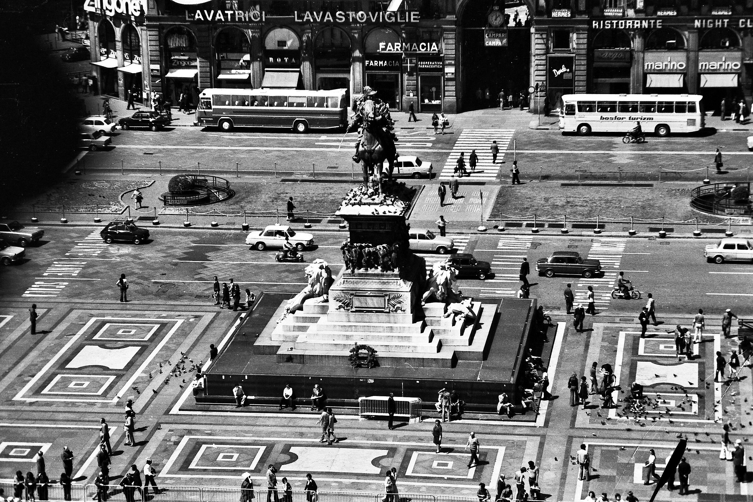 Piazza Duomo primi anni '70