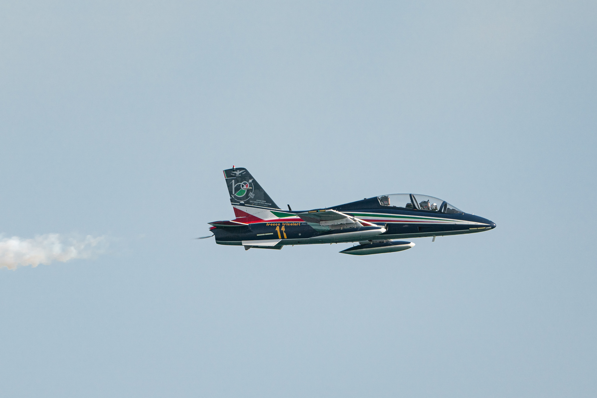 Tricolor arrows