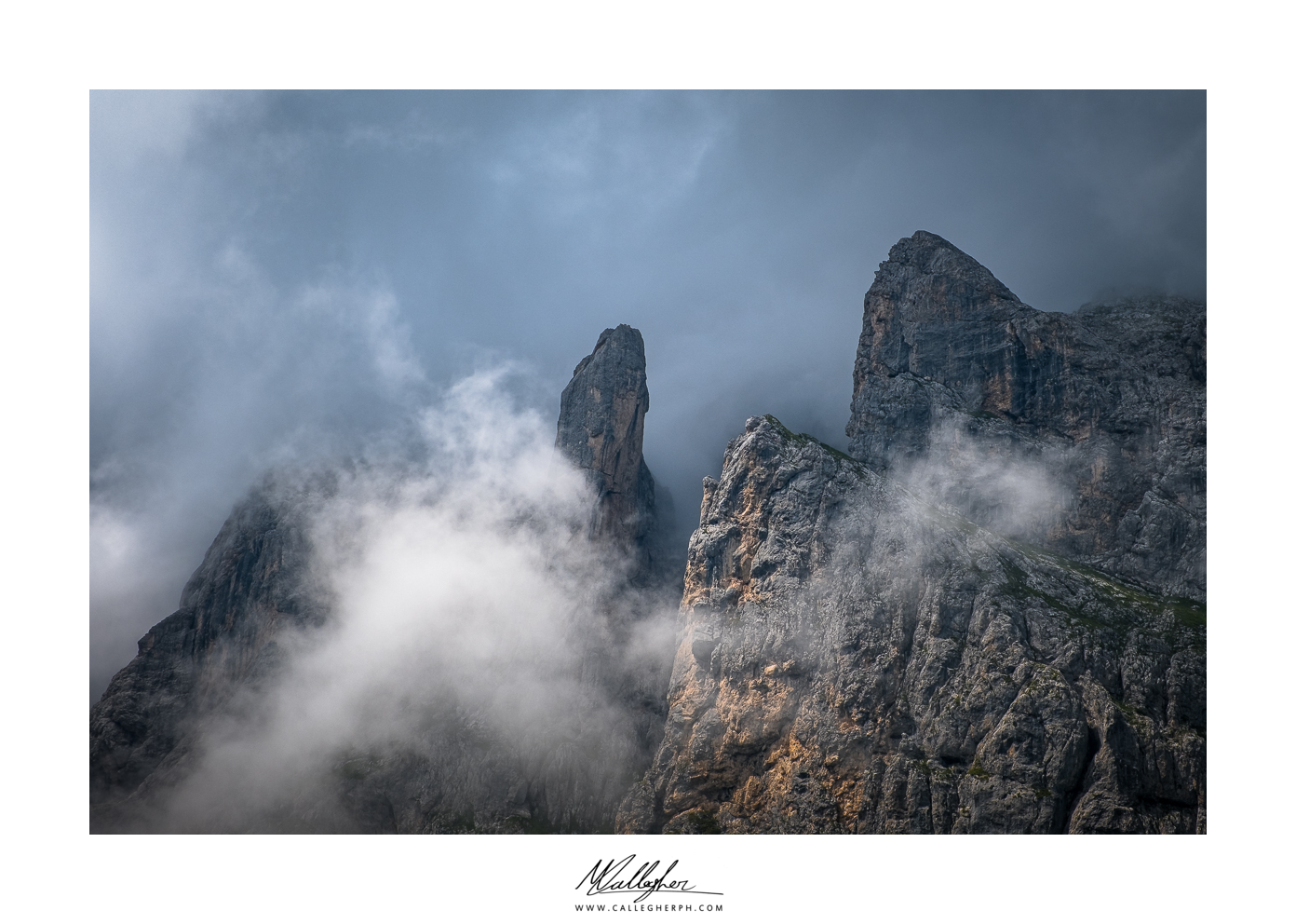 Clouds between the Agner