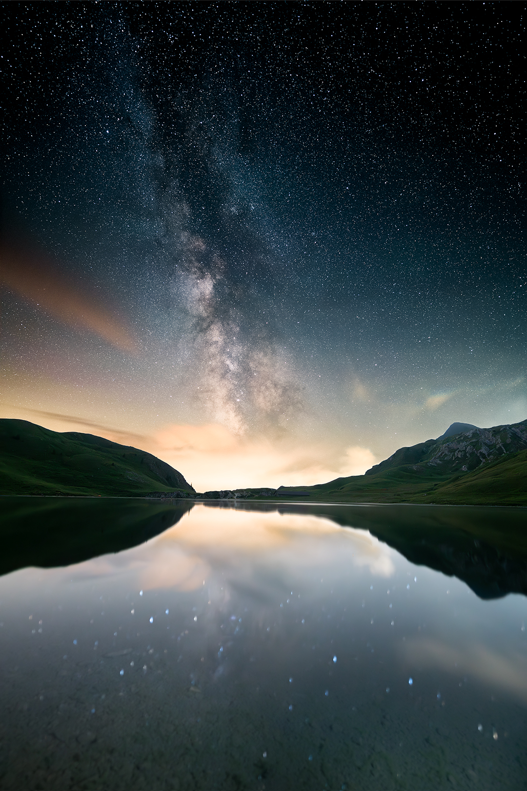 Milky Way over Lake Tom in upper Ticino