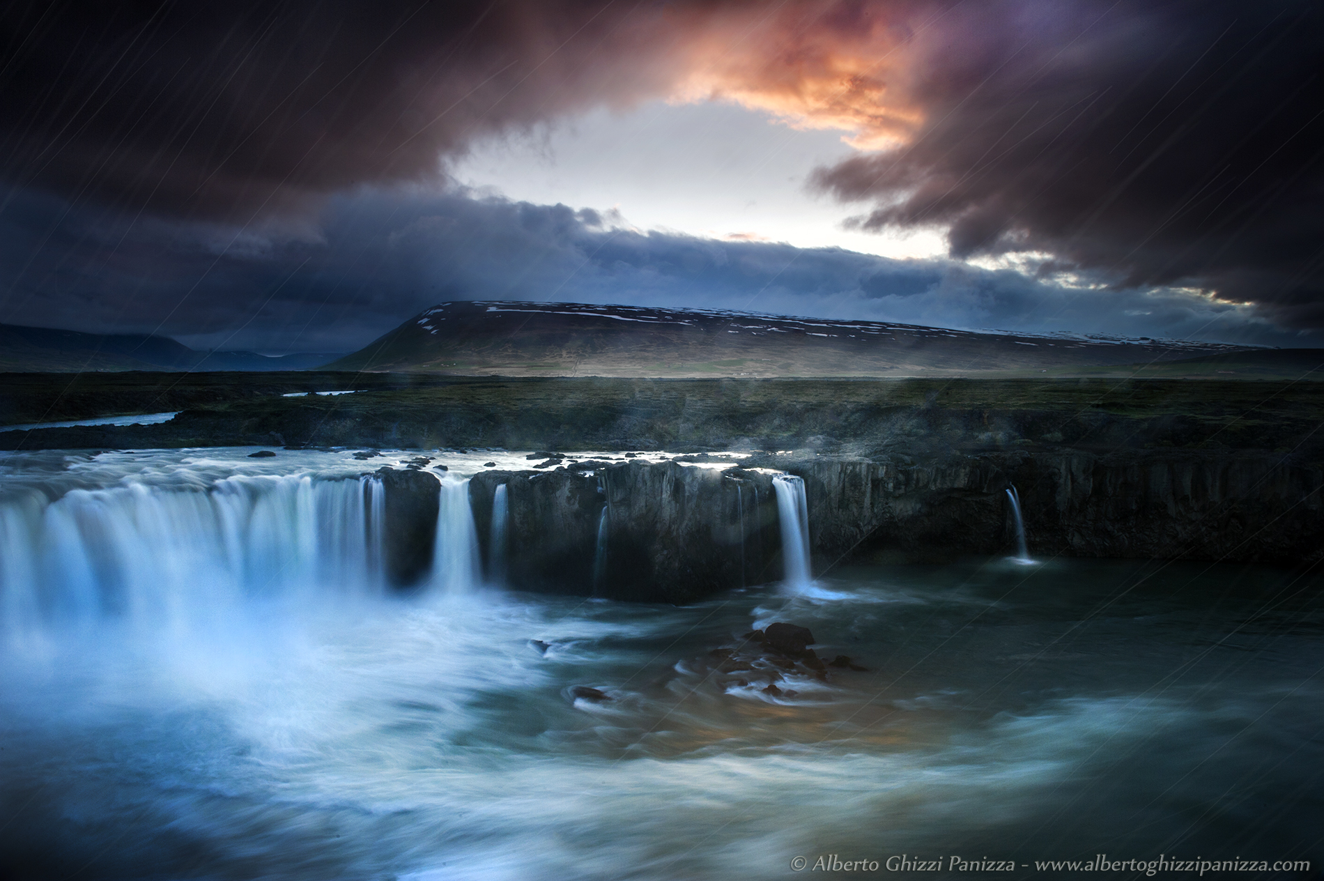 Temporale sulla Cascata degli Dei