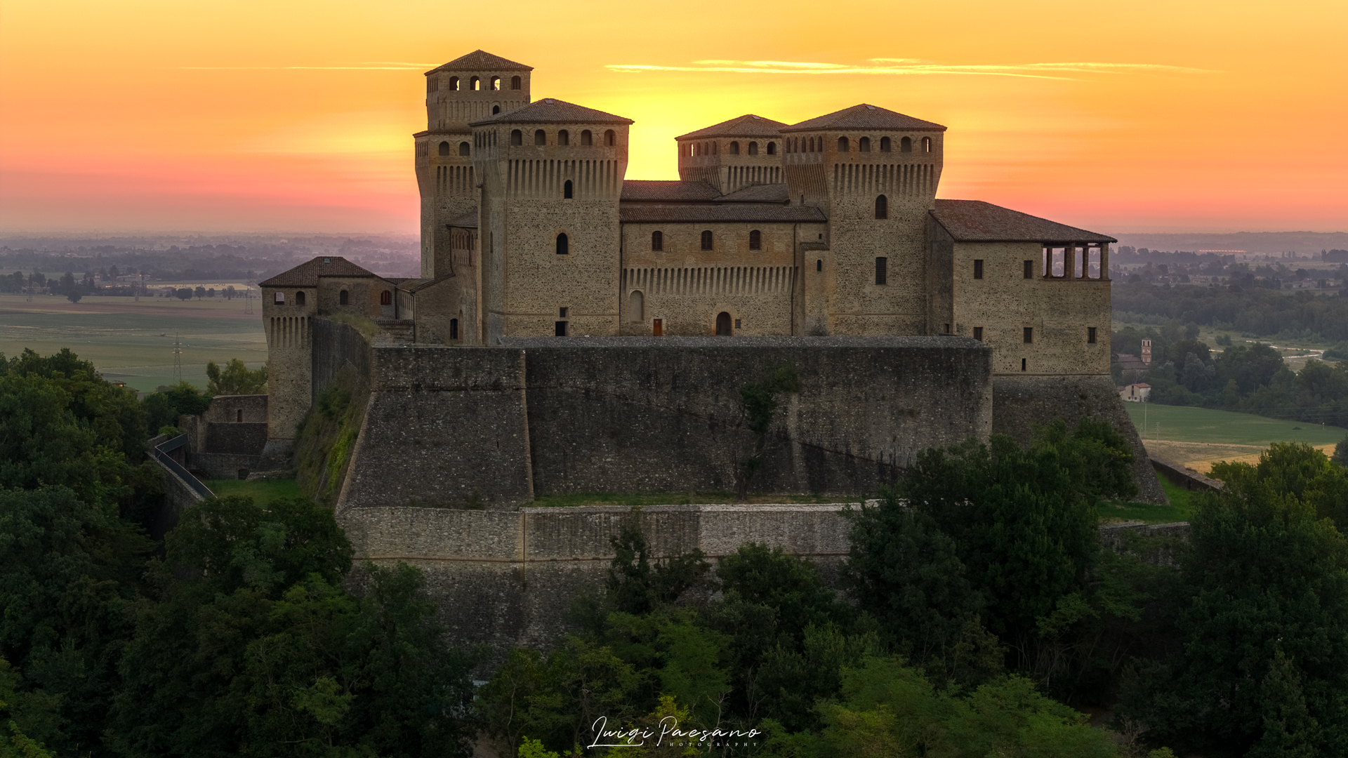 Alba al Castello di Torrechiara